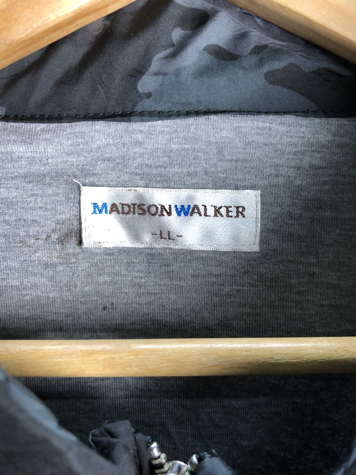 Japanese Brand × Vintage MADISON WALKER ZIPPER CAMO WINDBREAKER JACKET Size US M / EU 48-50 / 2 - 3 Thumbnail