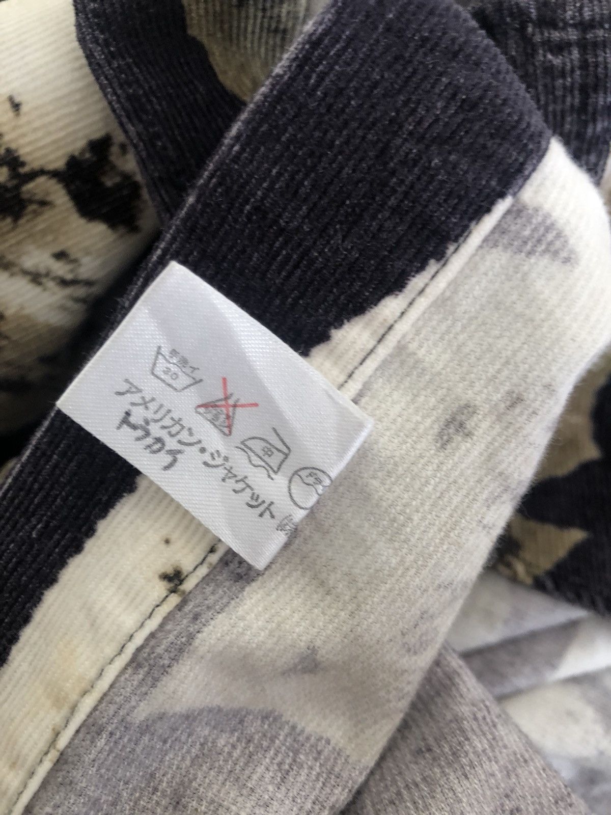 Paul Smith Paul Smith London Made in Japan Printed Leaf Corduroy Shirt Size US L / EU 52-54 / 3 - 13 Thumbnail