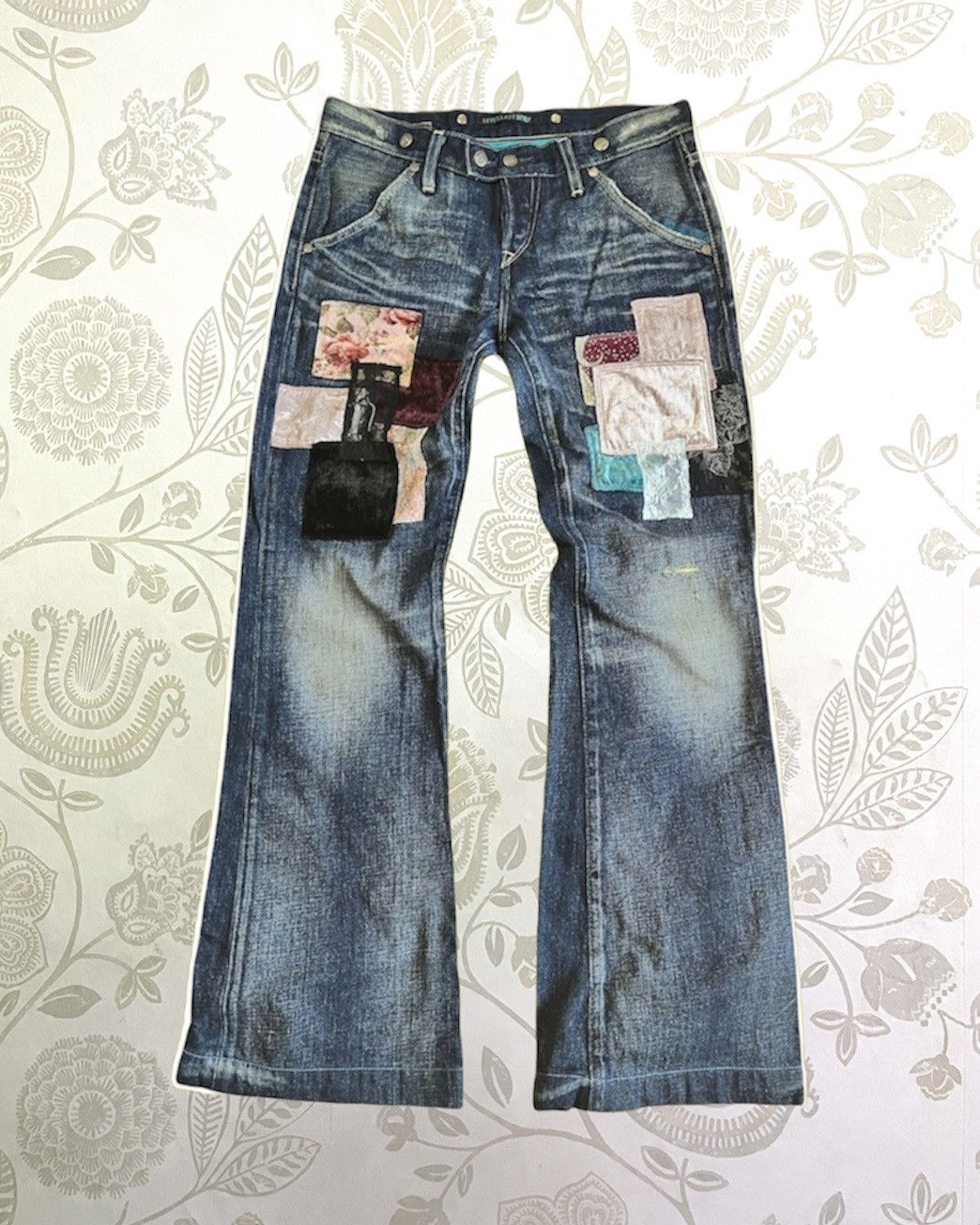 Levi's FLARED LEVI'S LADY STYLE CUSTOM PATCHWORKS Size US 30 / EU 46 - 12 Thumbnail