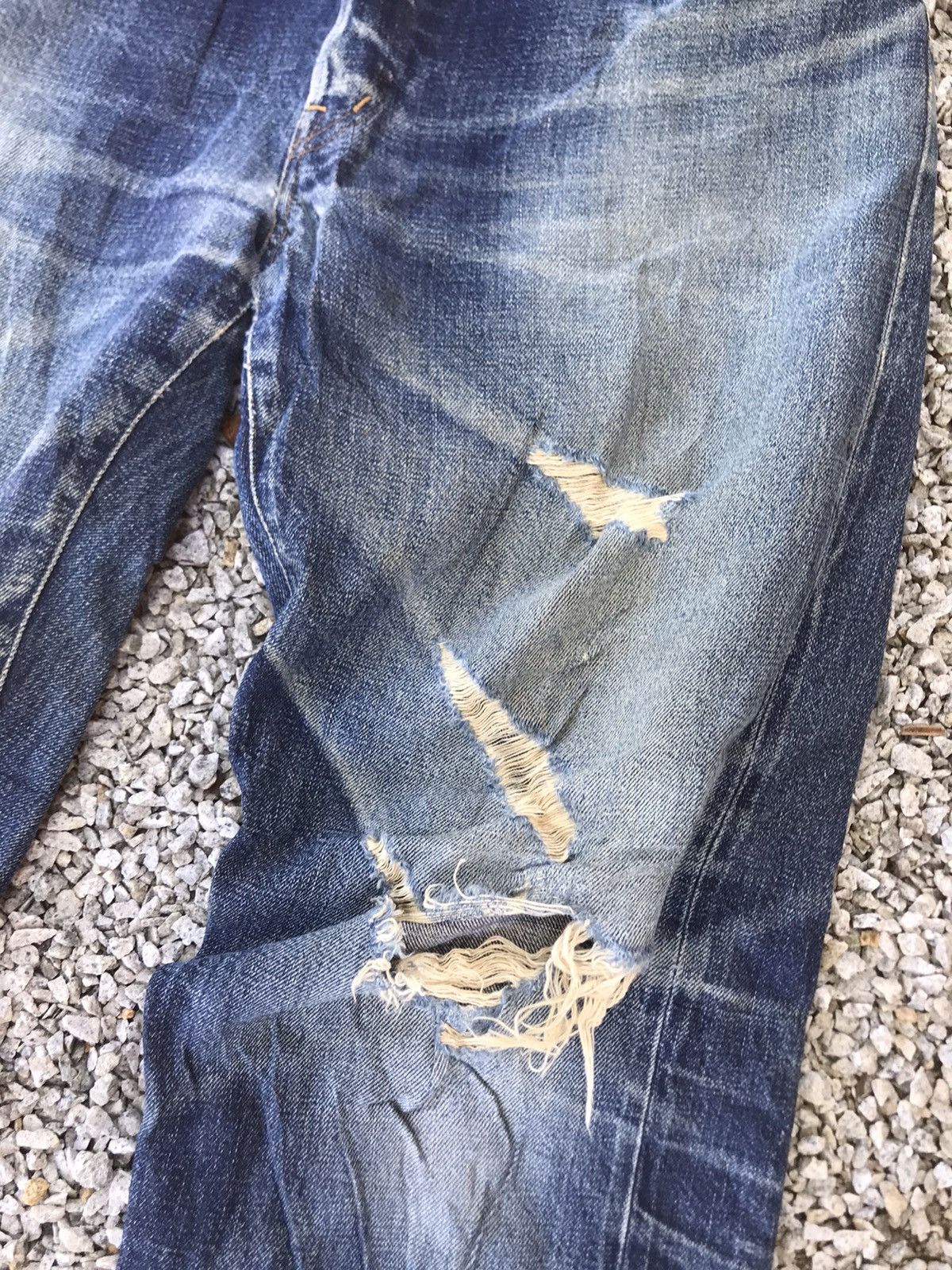 Okura DISTRESSED Thrashed Okura Indigo SELVEDGE JAPAN denim Baggy Size US 33 - 5 Thumbnail