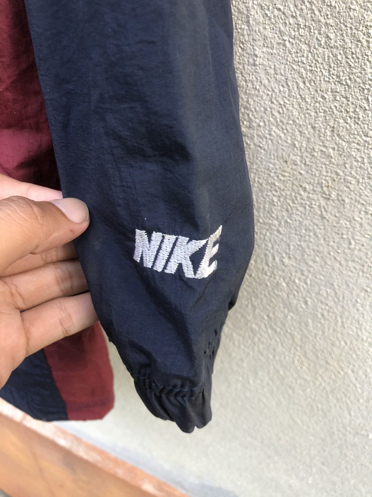 Vintage True Vintage Nike Centre Swoosh Center Logo Size US L / EU 52-54 / 3 - 3 Thumbnail