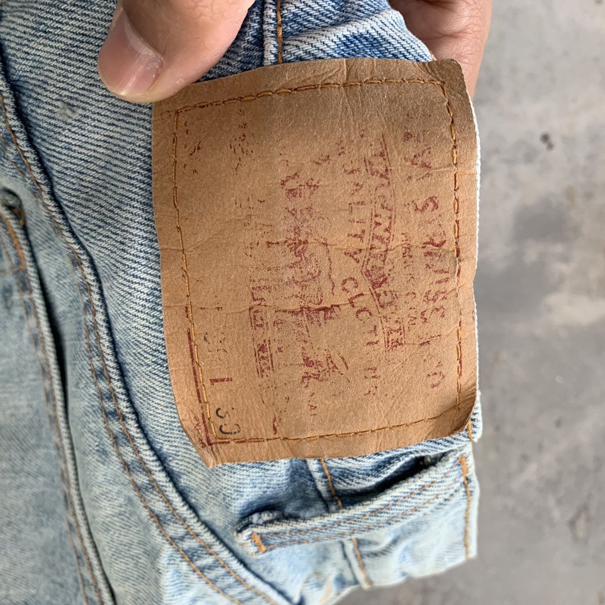 Levi's Vintage 90s THRASHED Distressed Levis Jeans denim Pant Size US 30 / EU 46 - 8 Thumbnail