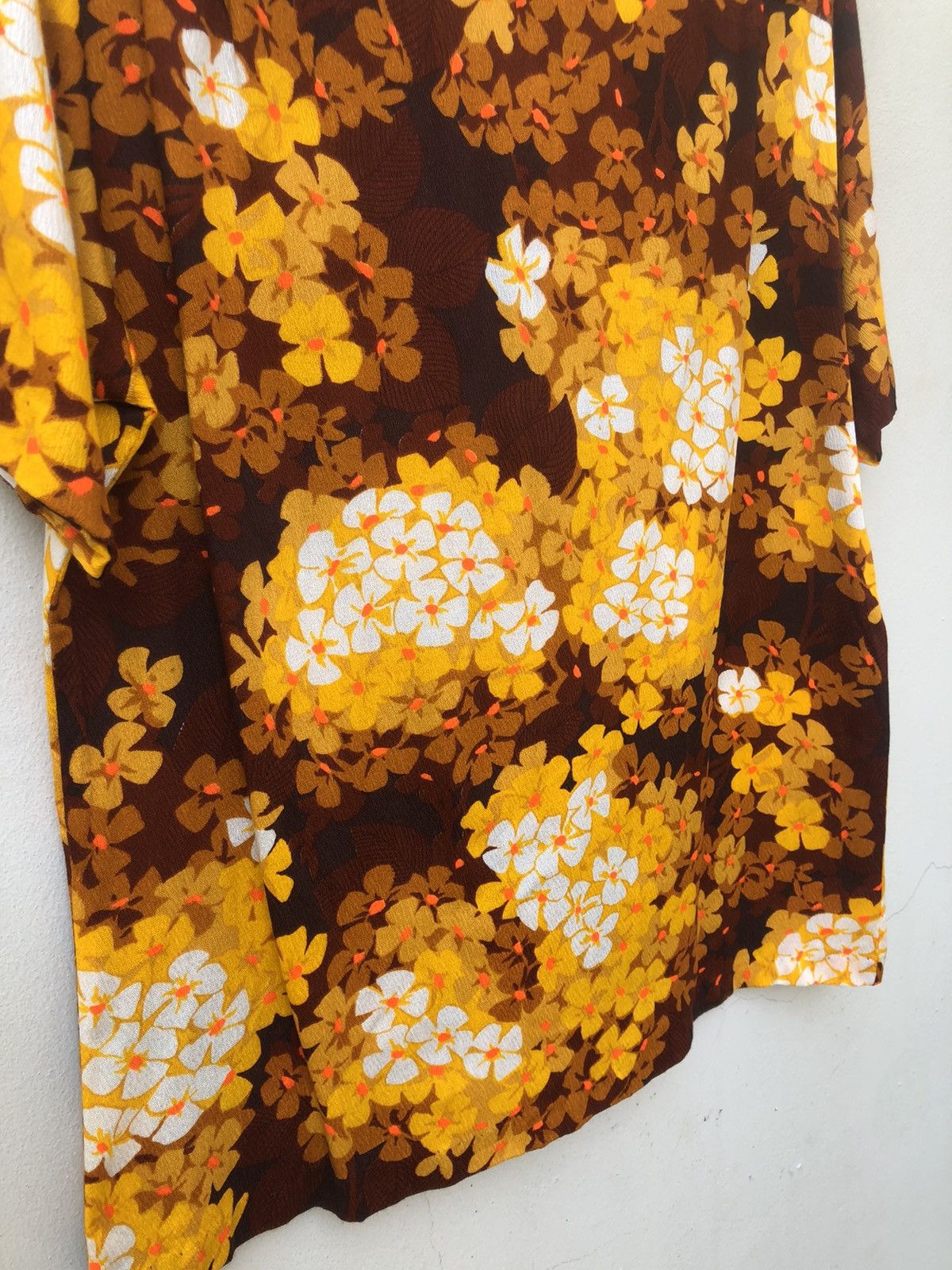Other 60s 70s Hookano Brand Flower Psychedelic Hawaiian Barkcloth Size US M / EU 48-50 / 2 - 18 Thumbnail