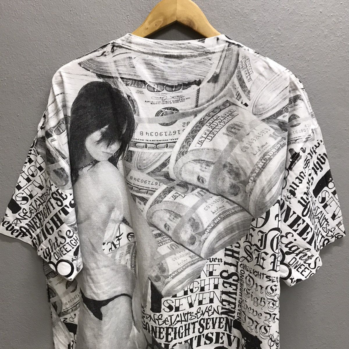Vintage Vintage Y2k Overprint Naked Dolar Notes Tshirt Size US XL / EU 56 / 4 - 6 Thumbnail