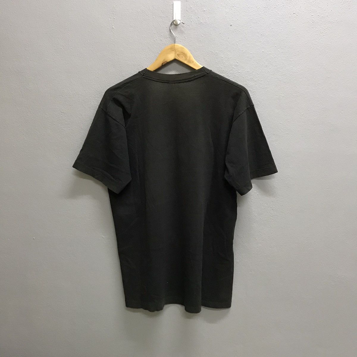 BMW 🔥sun faded🔥Vintage 90s BMW Emroidery logo Motorsport Tshirt Size US L / EU 52-54 / 3 - 6 Thumbnail