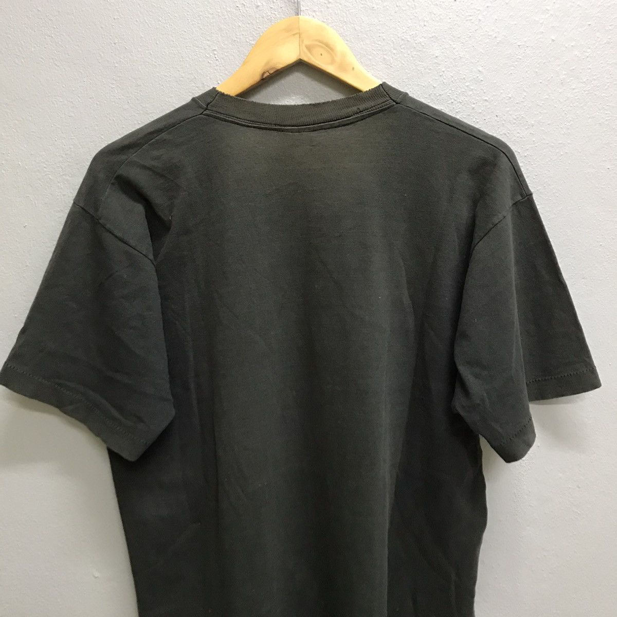 BMW 🔥sun faded🔥Vintage 90s BMW Emroidery logo Motorsport Tshirt Size US L / EU 52-54 / 3 - 7 Thumbnail