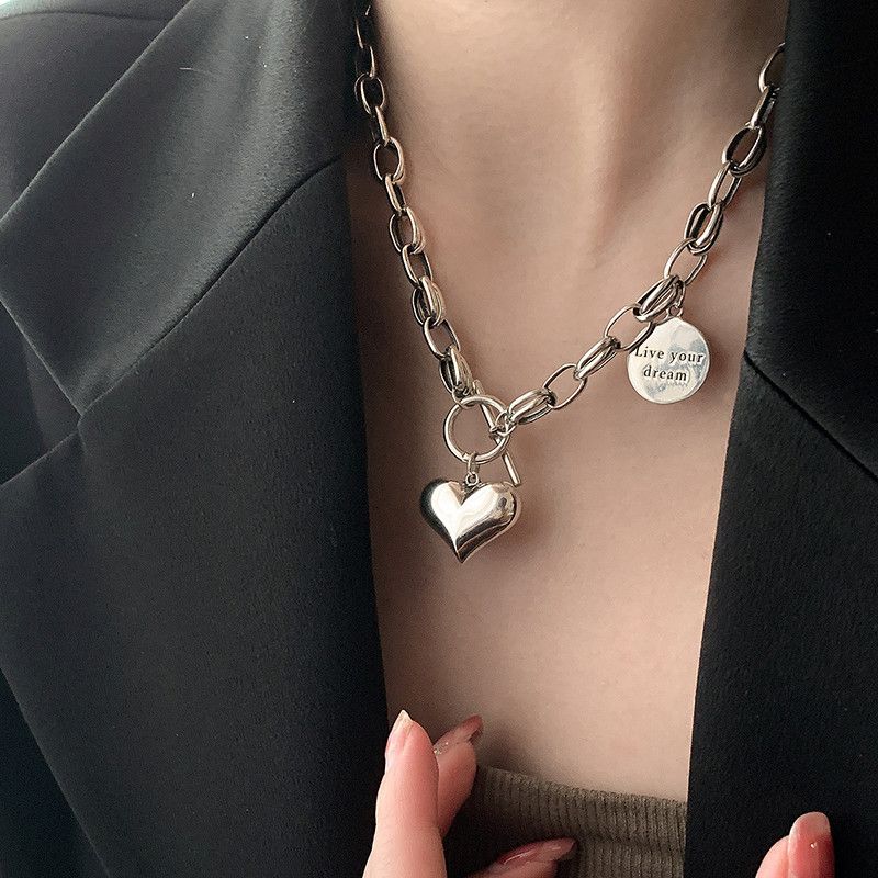 Jewelry Love Heart Necklace Size ONE SIZE - 1 Thumbnail