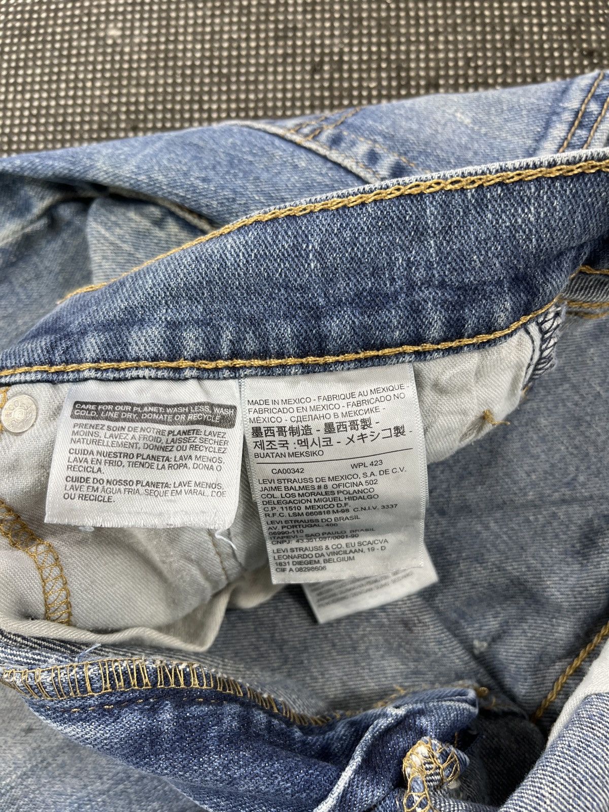 Levi's Vintage Levis 505 Ripped Jeans - J620 Size US 33 - 9 Thumbnail