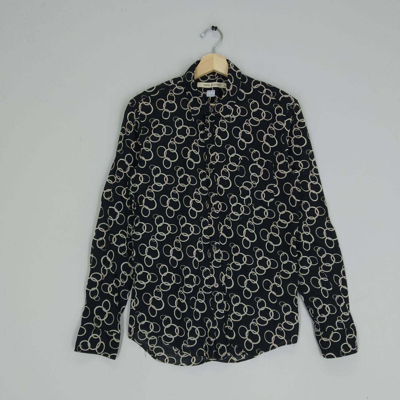 Japanese Brand Neil Barret All Overprint Gold Chains Black Shirt Size US S / EU 44-46 / 1 - 1 Thumbnail