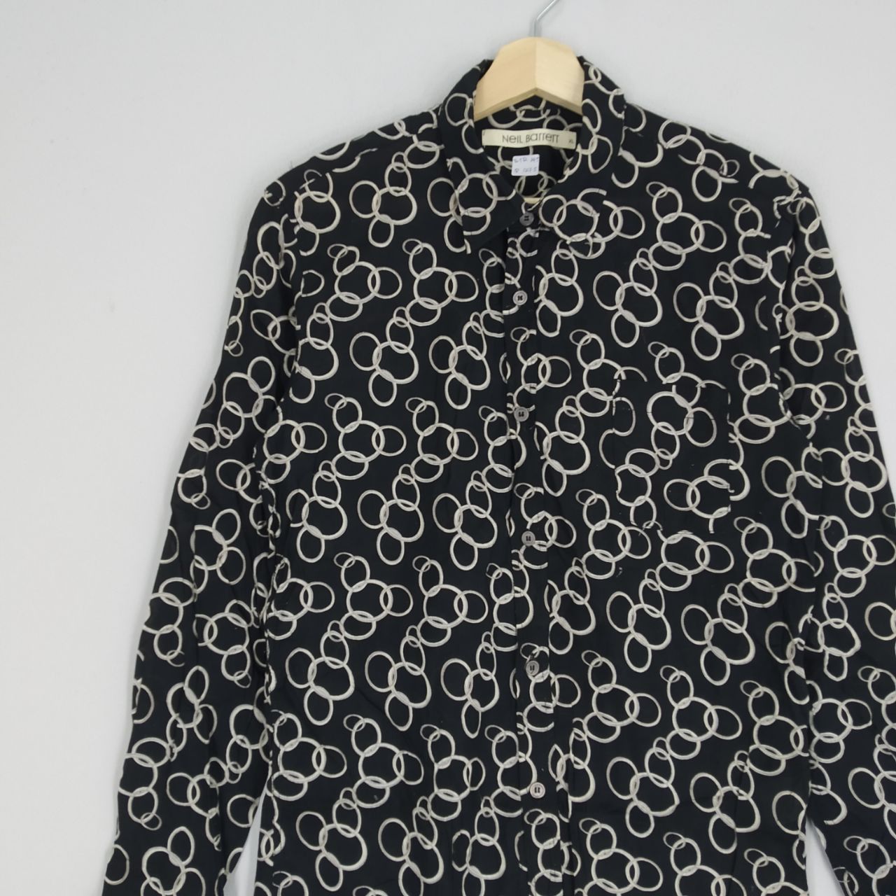 Japanese Brand Neil Barret All Overprint Gold Chains Black Shirt Size US S / EU 44-46 / 1 - 3 Thumbnail