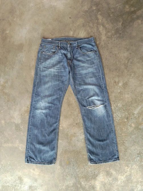 image of Vintage Levi's Jeans 569 Distressed Denim 34X30 in Blue, Men's