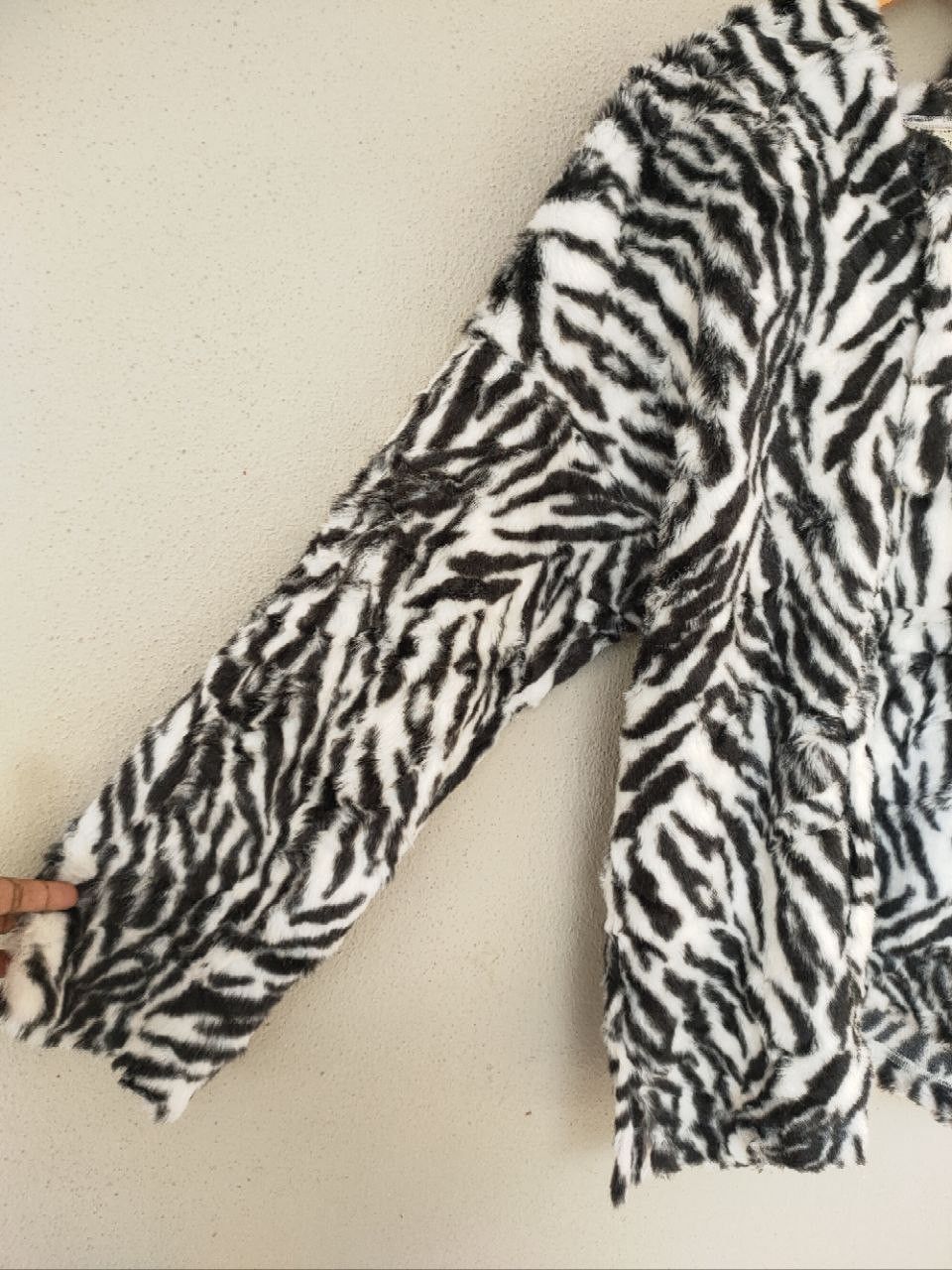 Other Mexipa Acrylic Tiger Stripes Fur Hoodie Size US L / EU 52-54 / 3 - 4 Thumbnail