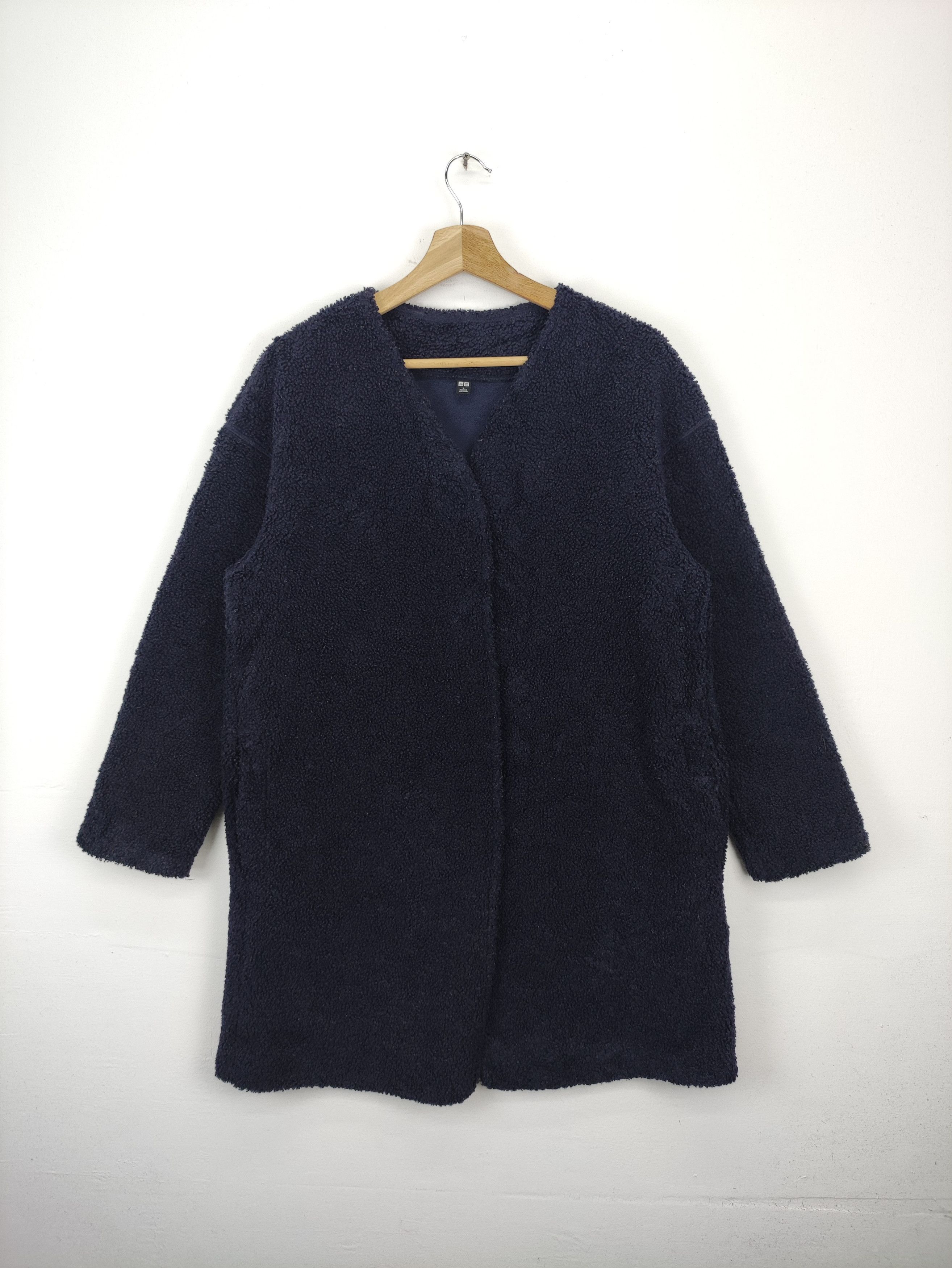 image of Vintage Uniqlo Deep Pile Jacket in Dark Blue, Women's (Size Large)