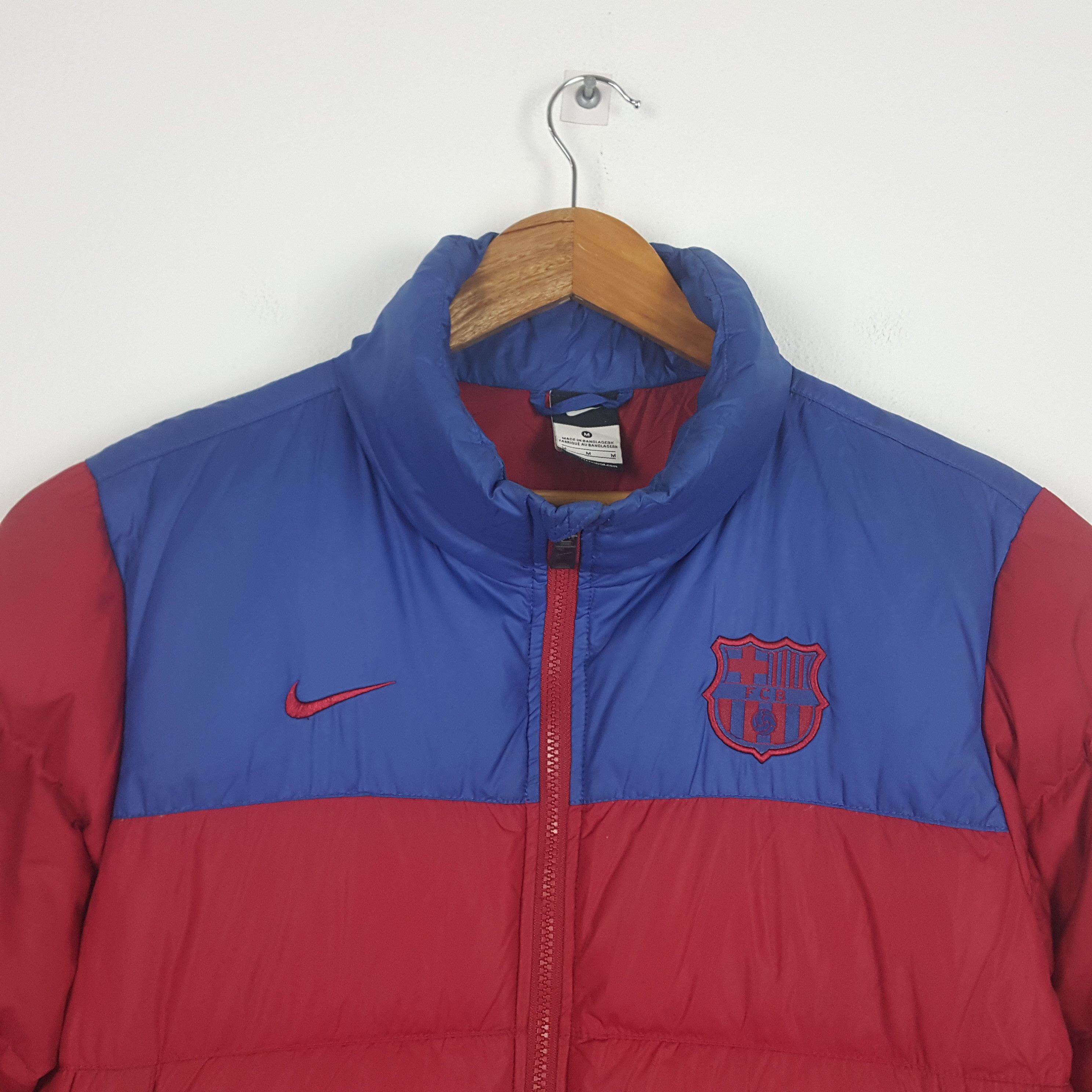 Nike × Vintage Vintage Nike F.C Barcelona Puffer Jacket Size US M / EU 48-50 / 2 - 4 Thumbnail