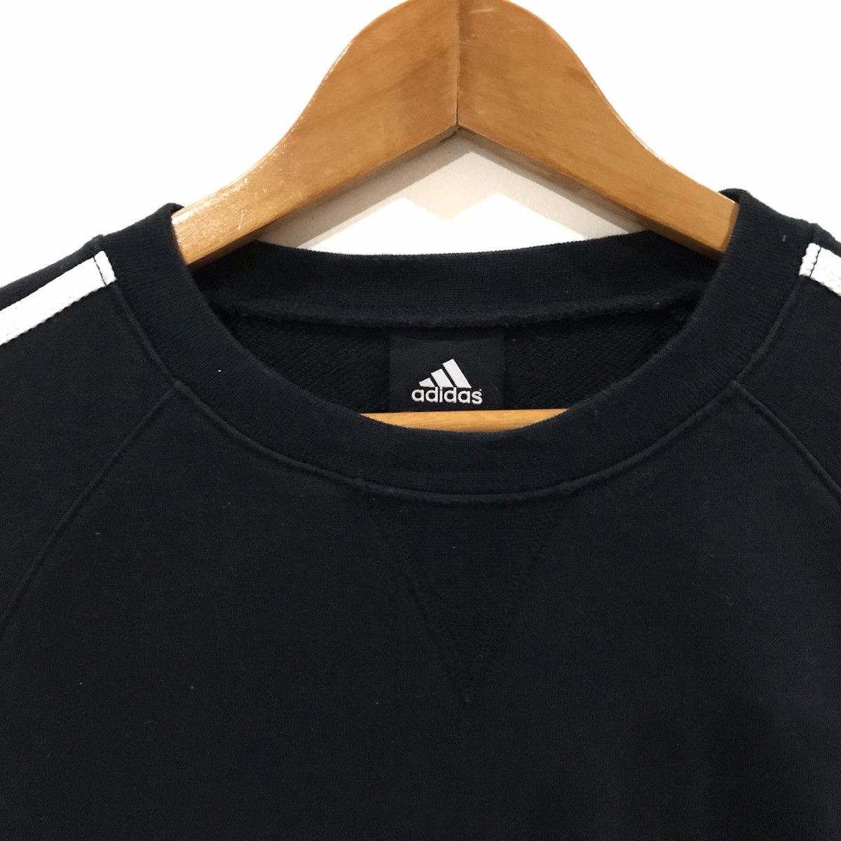 Adidas vintage adidas three stripe jumper pullover sweatshirt Size US M / EU 48-50 / 2 - 2 Thumbnail