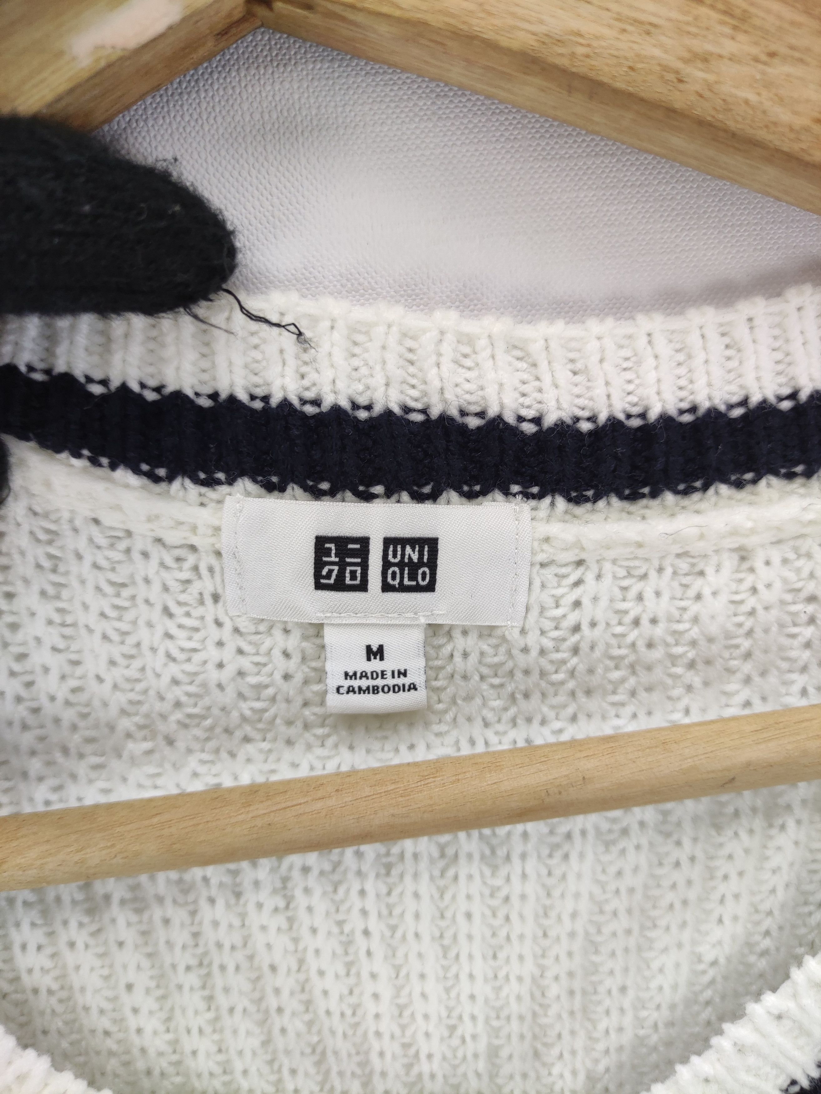 Uniqlo Vintage Uniqlo knit Vest Size US M / EU 48-50 / 2 - 3 Thumbnail