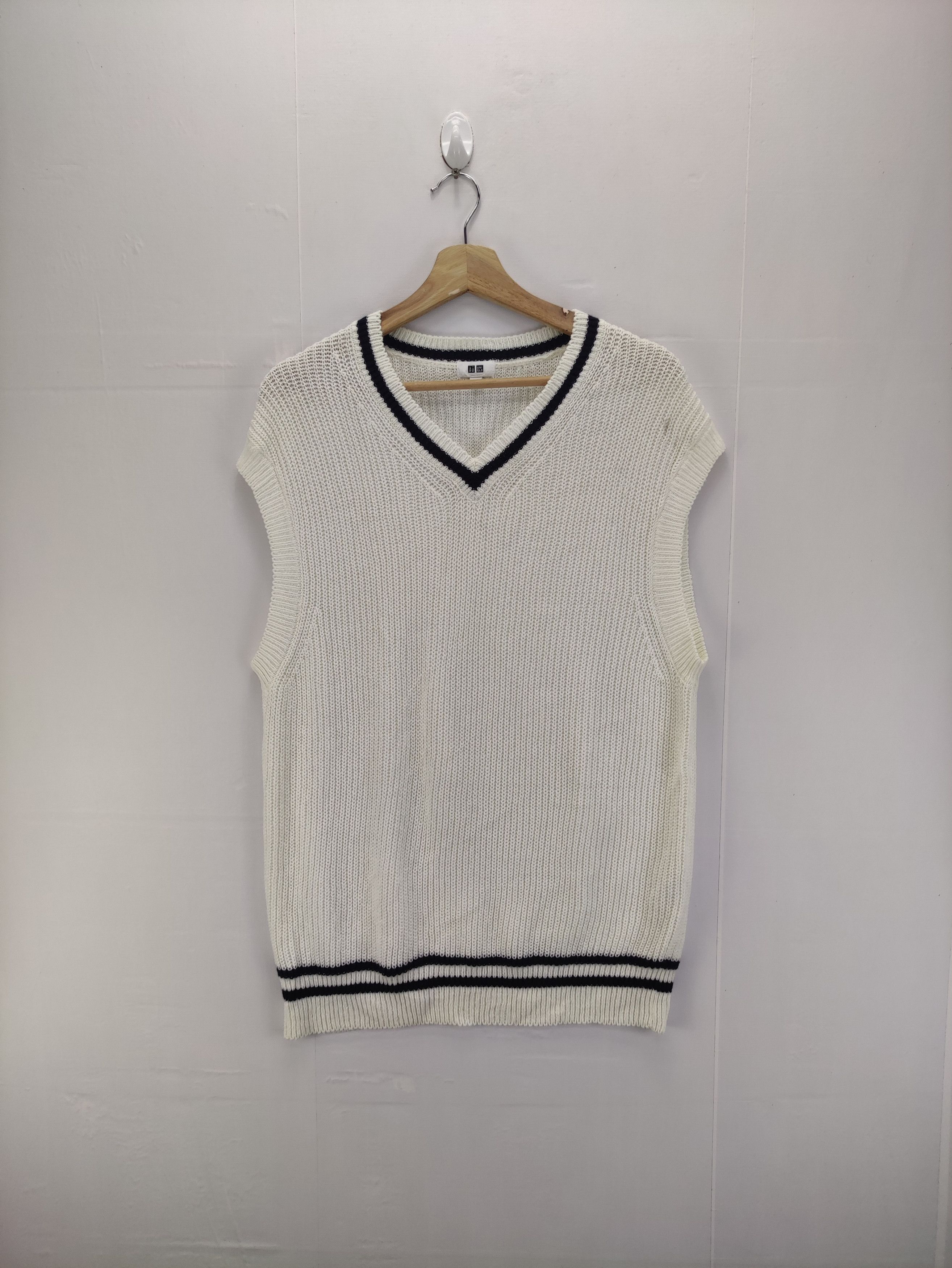 Uniqlo Vintage Uniqlo knit Vest Size US M / EU 48-50 / 2 - 1 Thumbnail