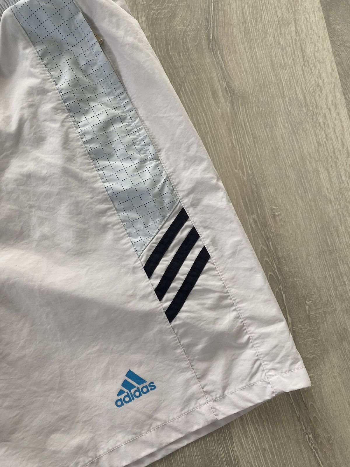 Adidas × Vintage Adidas vintage white shorts track pants small logo 2000s Size US 34 / EU 50 - 2 Thumbnail