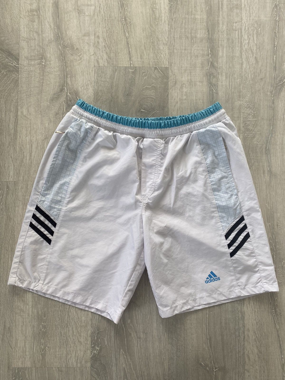 Adidas × Vintage Adidas vintage white shorts track pants small logo 2000s Size US 34 / EU 50 - 1 Thumbnail
