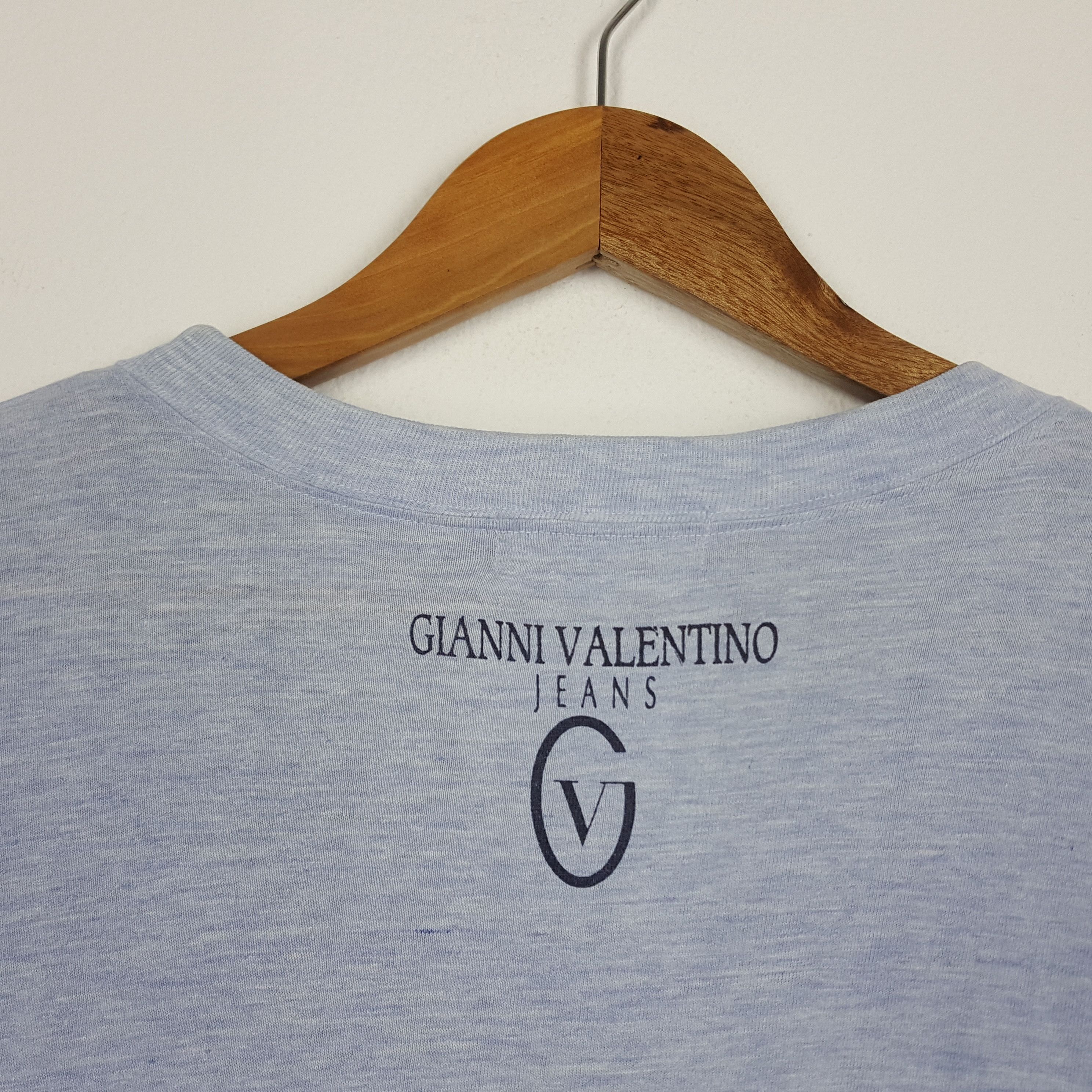 Gianni Valentino × Valentino × Vintage Vintage GIANNI VALENTINO JEANS spellout logo design t-shirt Size US L / EU 52-54 / 3 - 4 Thumbnail