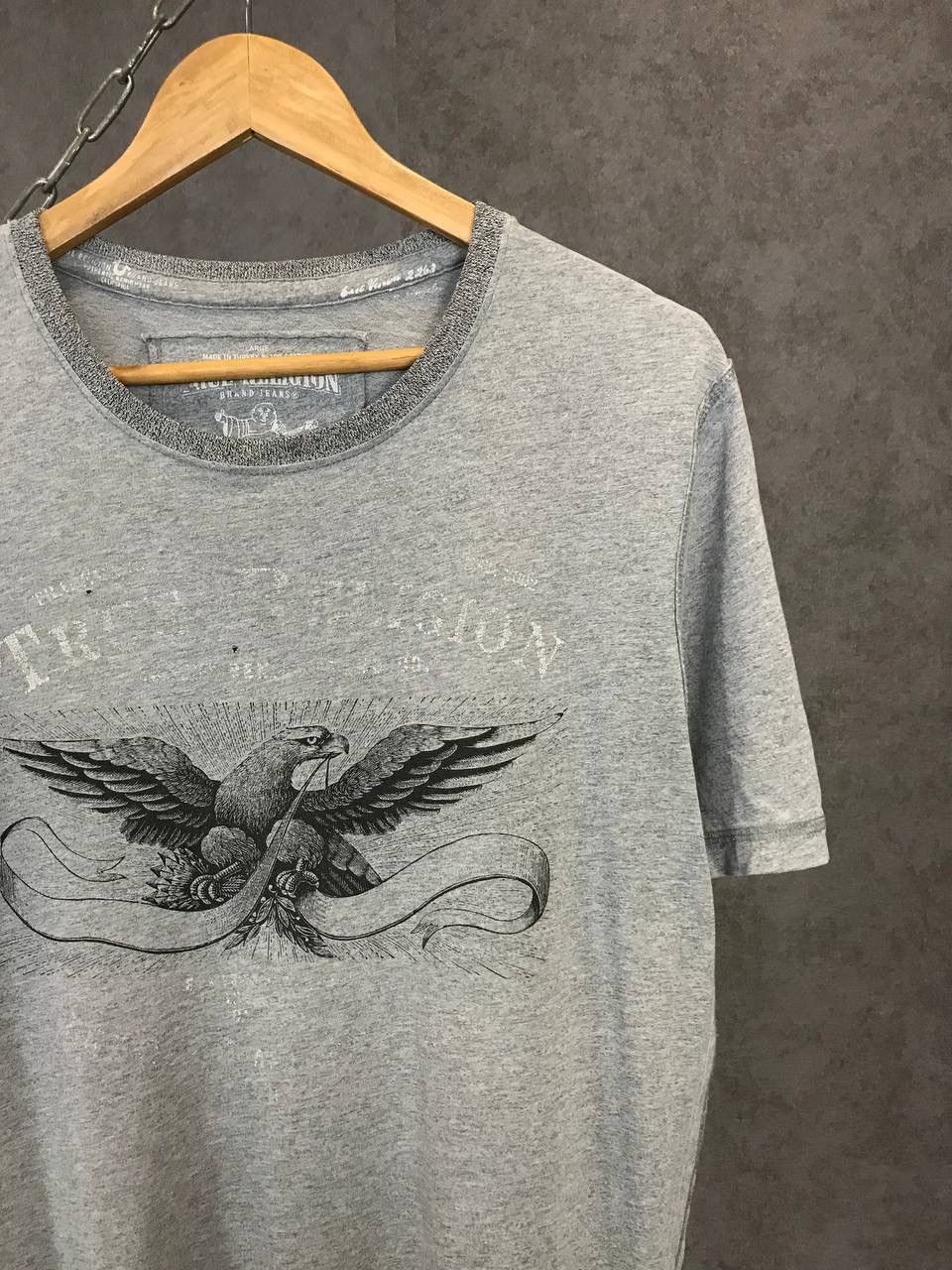 True Religion True Religion Japanese brand big center logo distressed tee Size US L / EU 52-54 / 3 - 2 Thumbnail