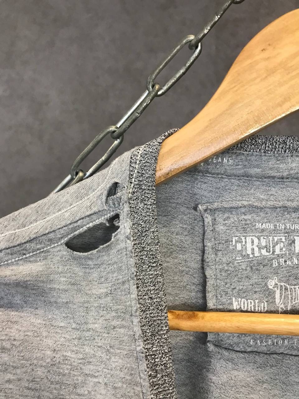 True Religion True Religion Japanese brand big center logo distressed tee Size US L / EU 52-54 / 3 - 12 Thumbnail