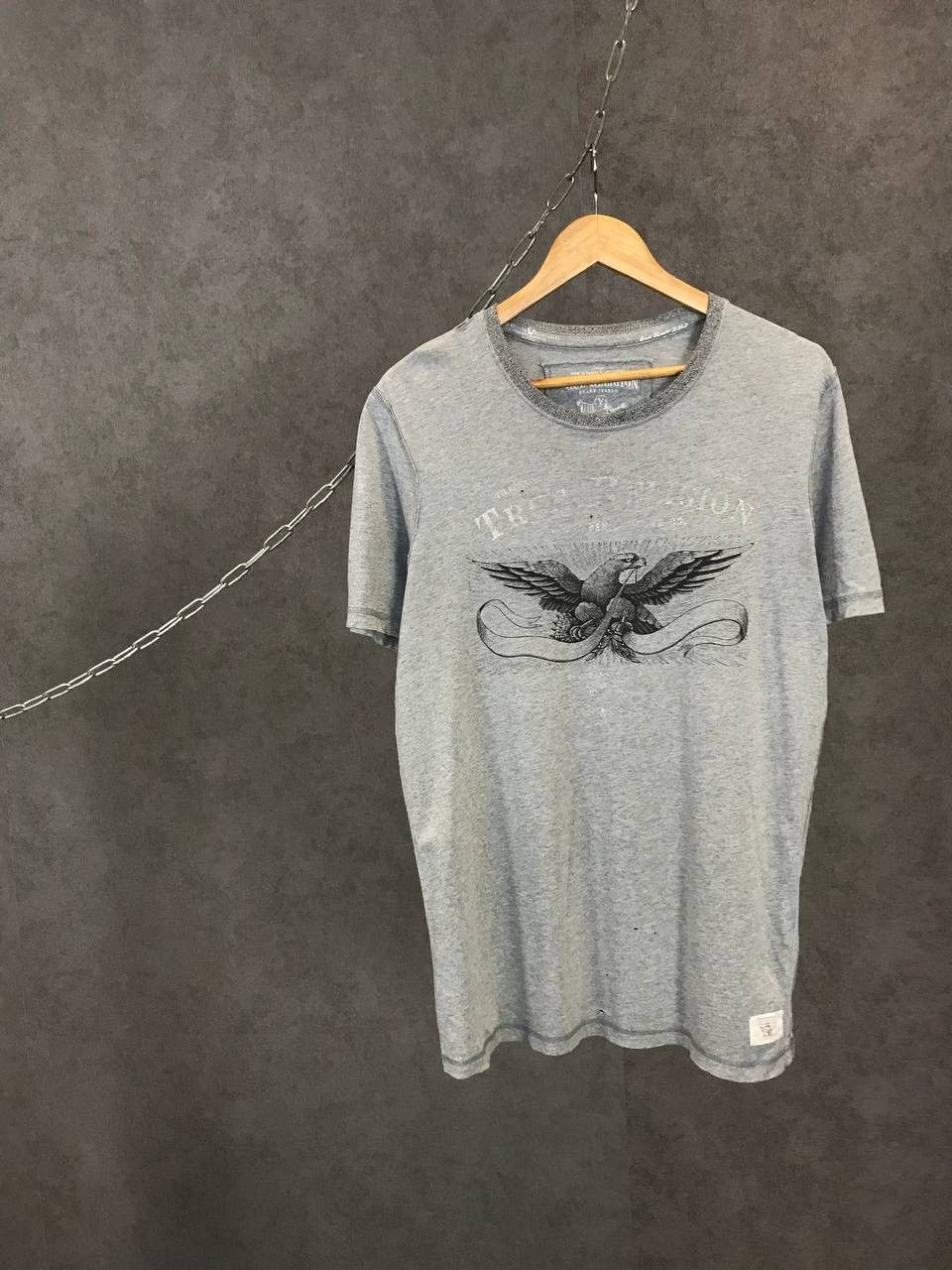 True Religion True Religion Japanese brand big center logo distressed tee Size US L / EU 52-54 / 3 - 1 Thumbnail