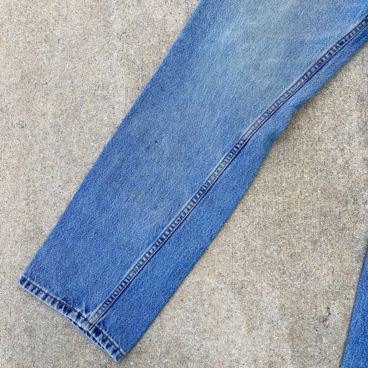 Levi's × Vintage Vintage 90s Levi’s Denim Light Wash Jeans 35 x 29 Size US 35 - 5 Thumbnail