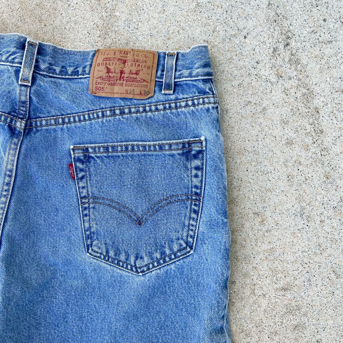 Levi's × Vintage Vintage 90s Levi’s Denim Light Wash Jeans 35 x 29 Size US 35 - 2 Thumbnail