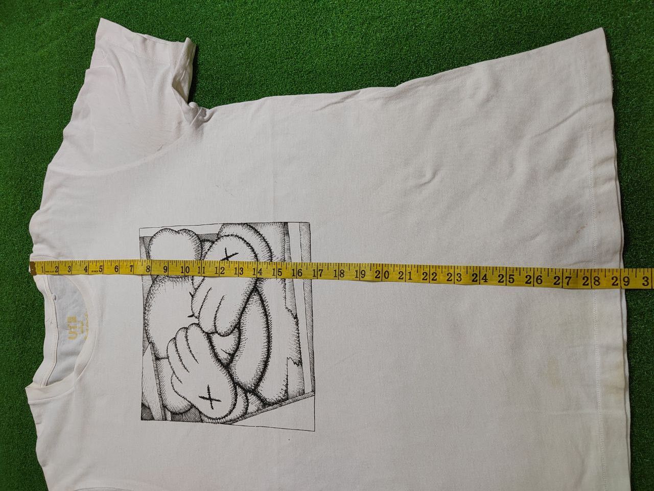 Designer × Kaws × Original Fake Kaws x Uniqlo Collaboration Flayed Tee Size US L / EU 52-54 / 3 - 5 Thumbnail