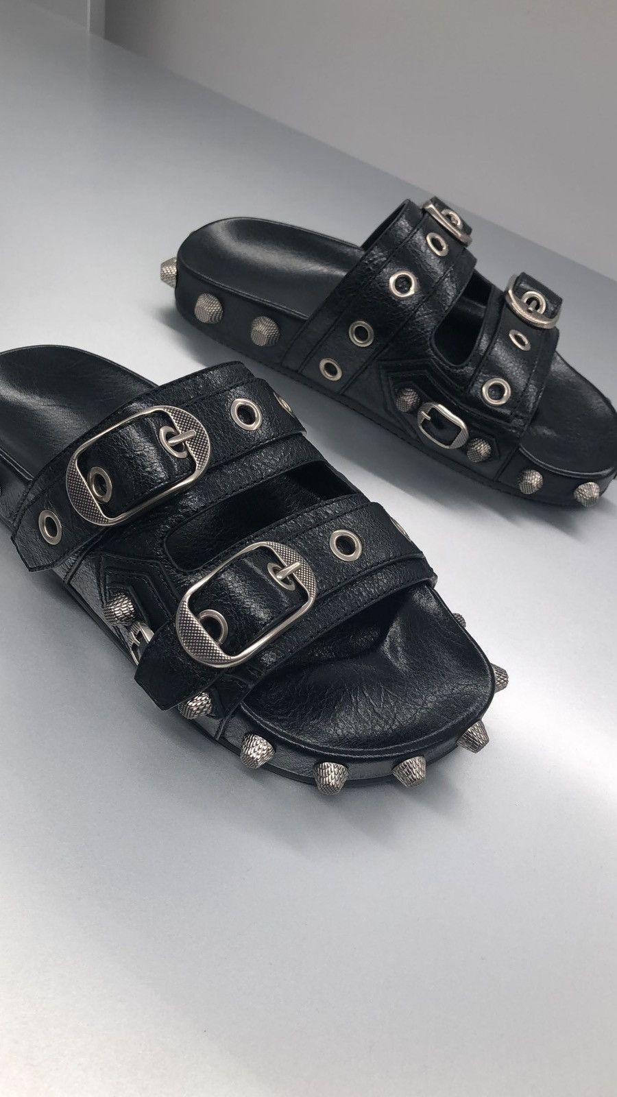 靴 BALENCIAGA LE CAGOLE STUDDED SANDAL Balenciaga Cagole Studded Leather Sandals in Black | Lyst