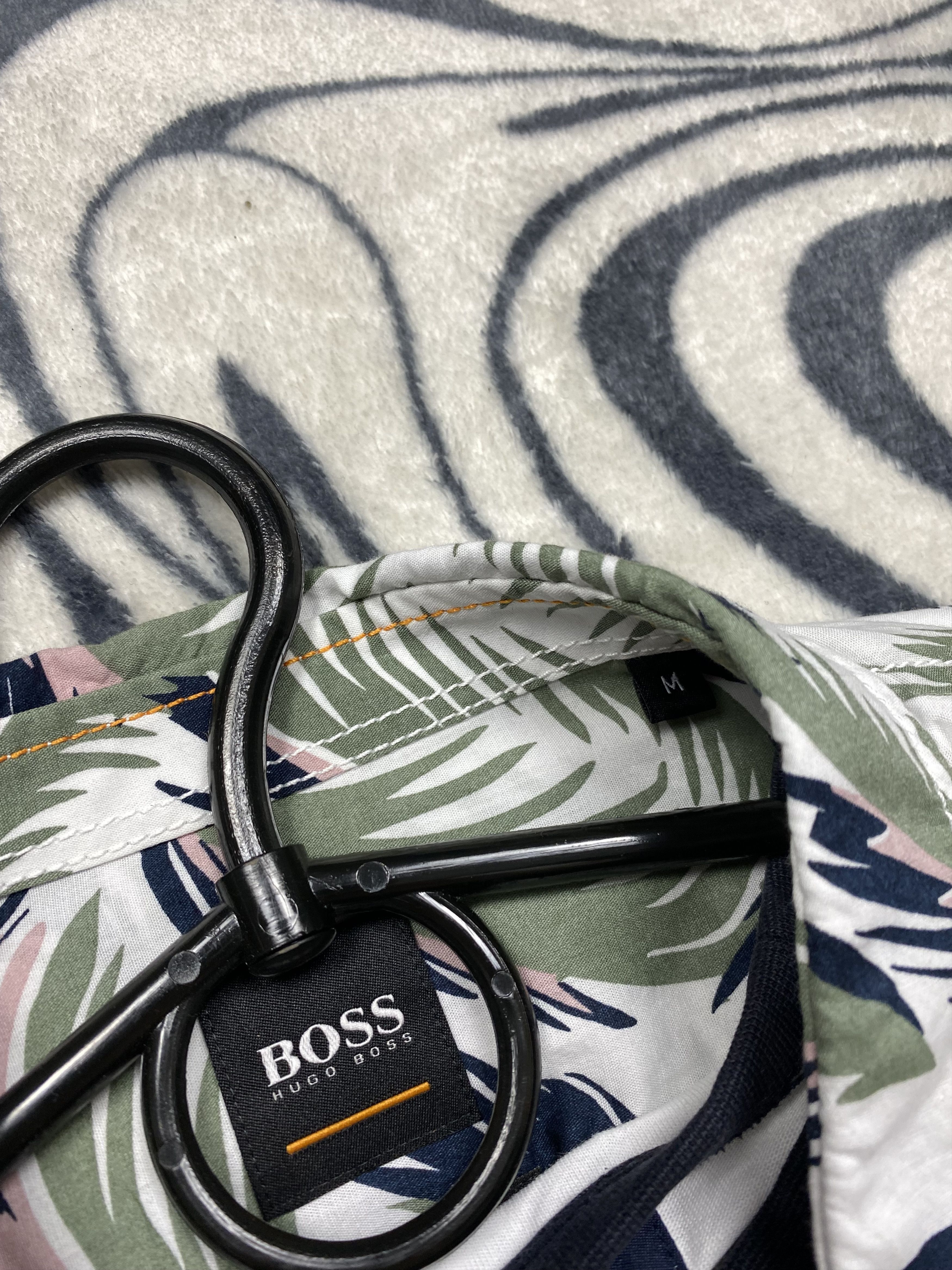 Hugo Boss × Vintage Hugo Boss Grafic Mens Shirt Y2K Hawaiian Size US M / EU 48-50 / 2 - 4 Thumbnail