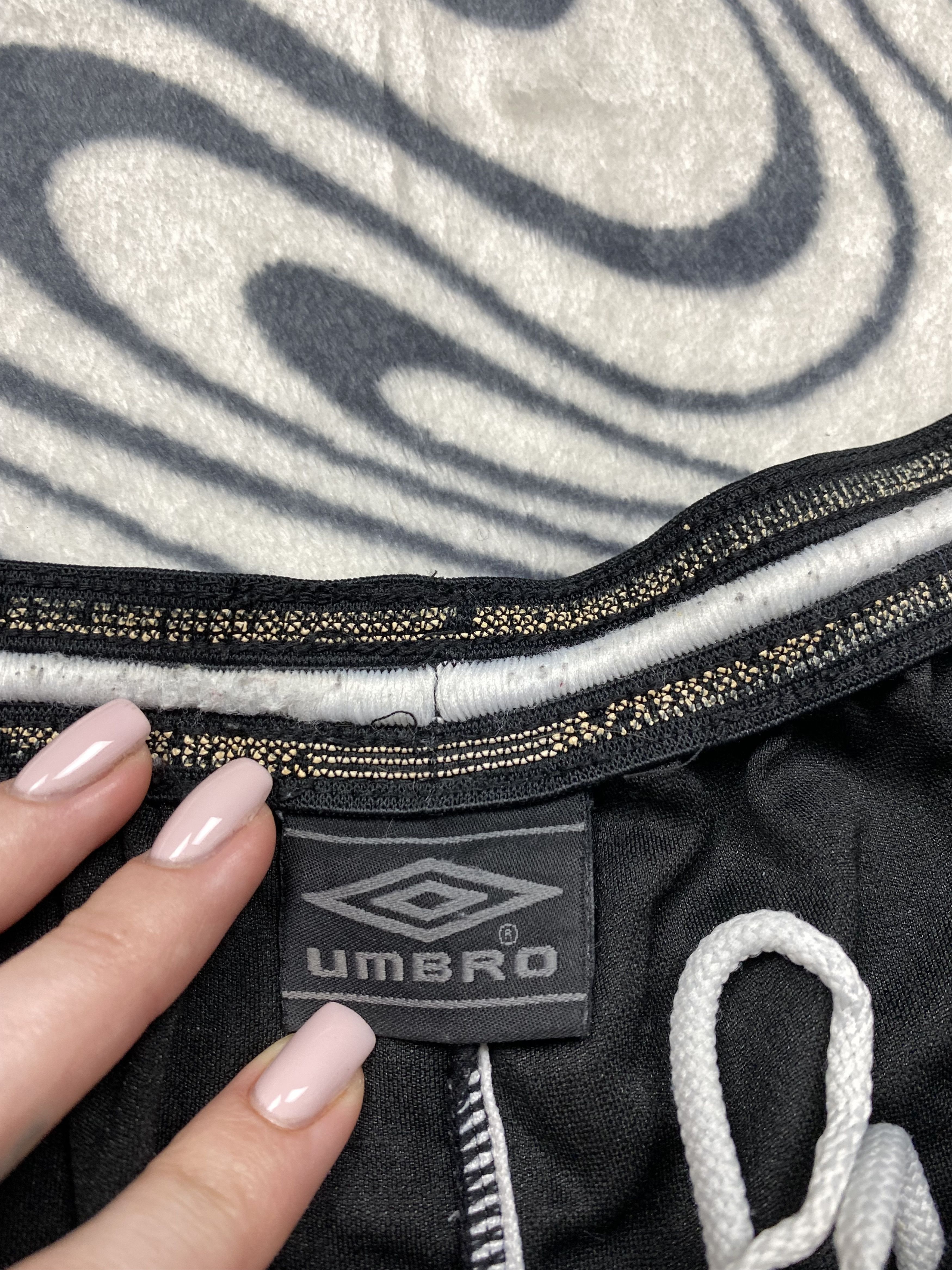 Umbro × Vintage Umbro Vintage Mens Shorts Y2K Size US 36 / EU 52 - 4 Thumbnail