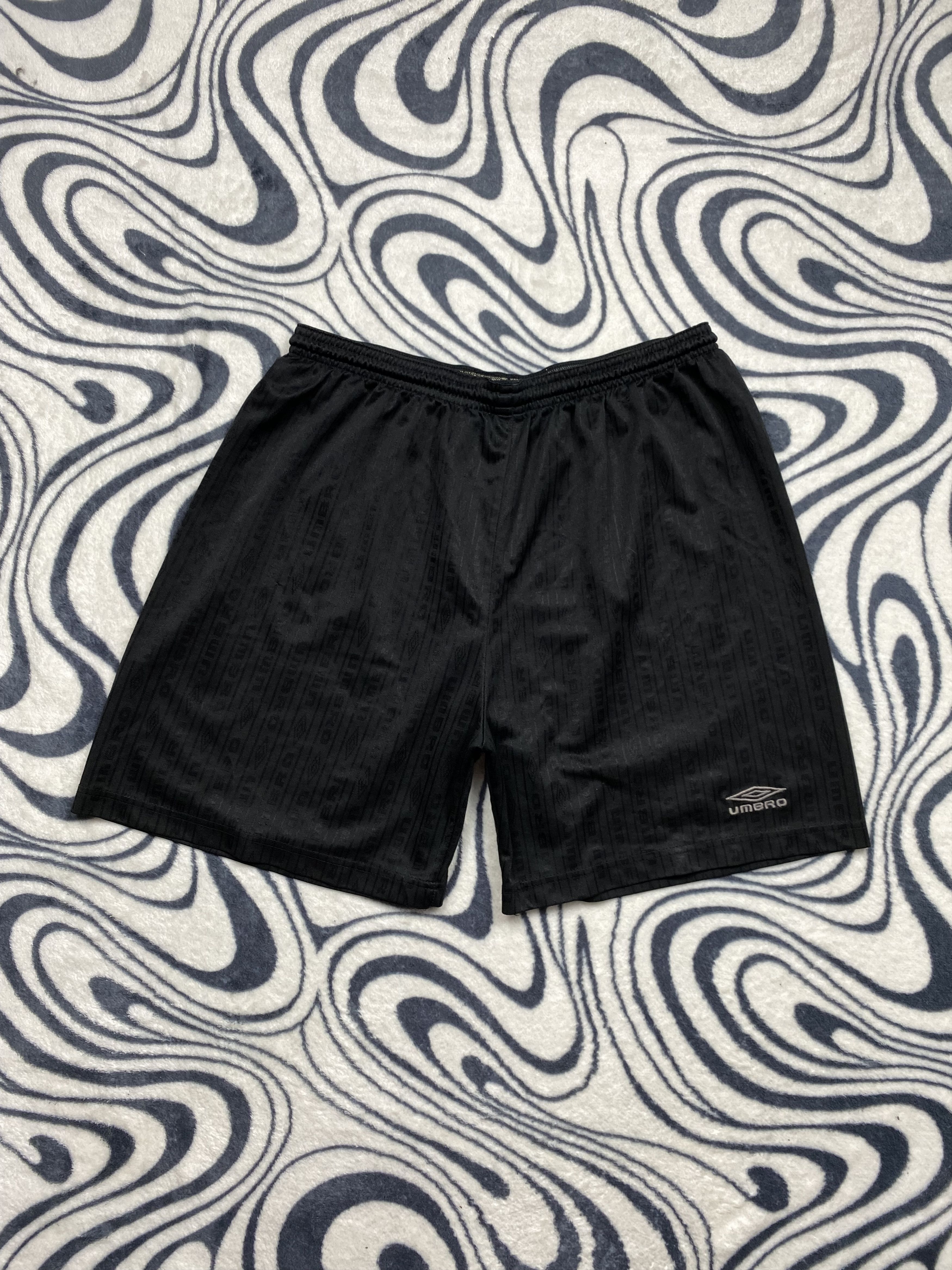 Umbro × Vintage Umbro Vintage Mens Shorts Y2K Size US 36 / EU 52 - 1 Thumbnail