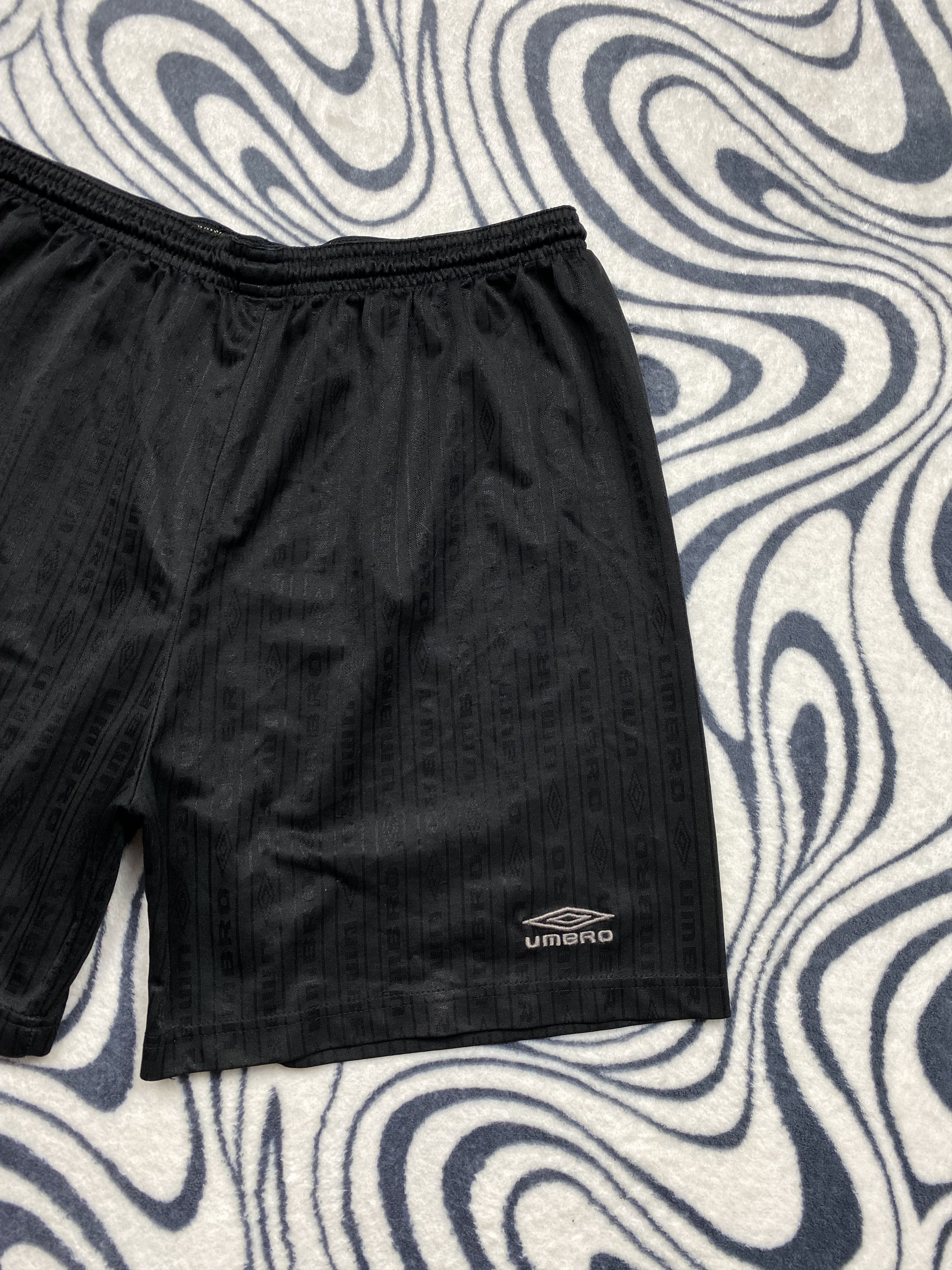Umbro × Vintage Umbro Vintage Mens Shorts Y2K Size US 36 / EU 52 - 2 Thumbnail