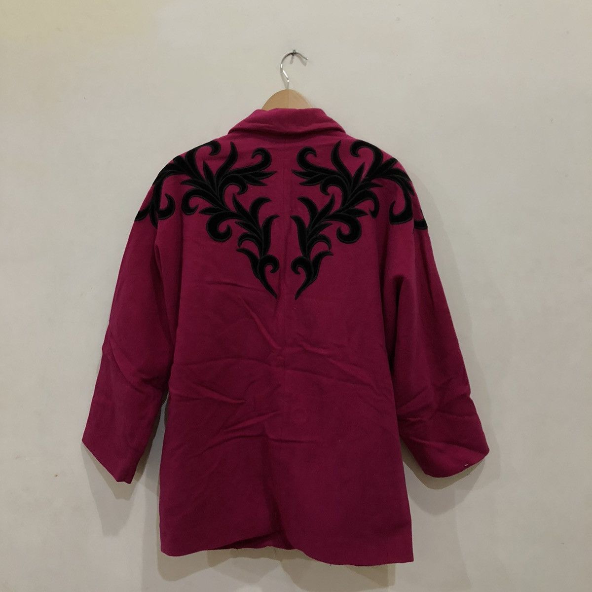 Japanese Brand Casual Coat Embroided Design Size US L / EU 52-54 / 3 - 7 Thumbnail