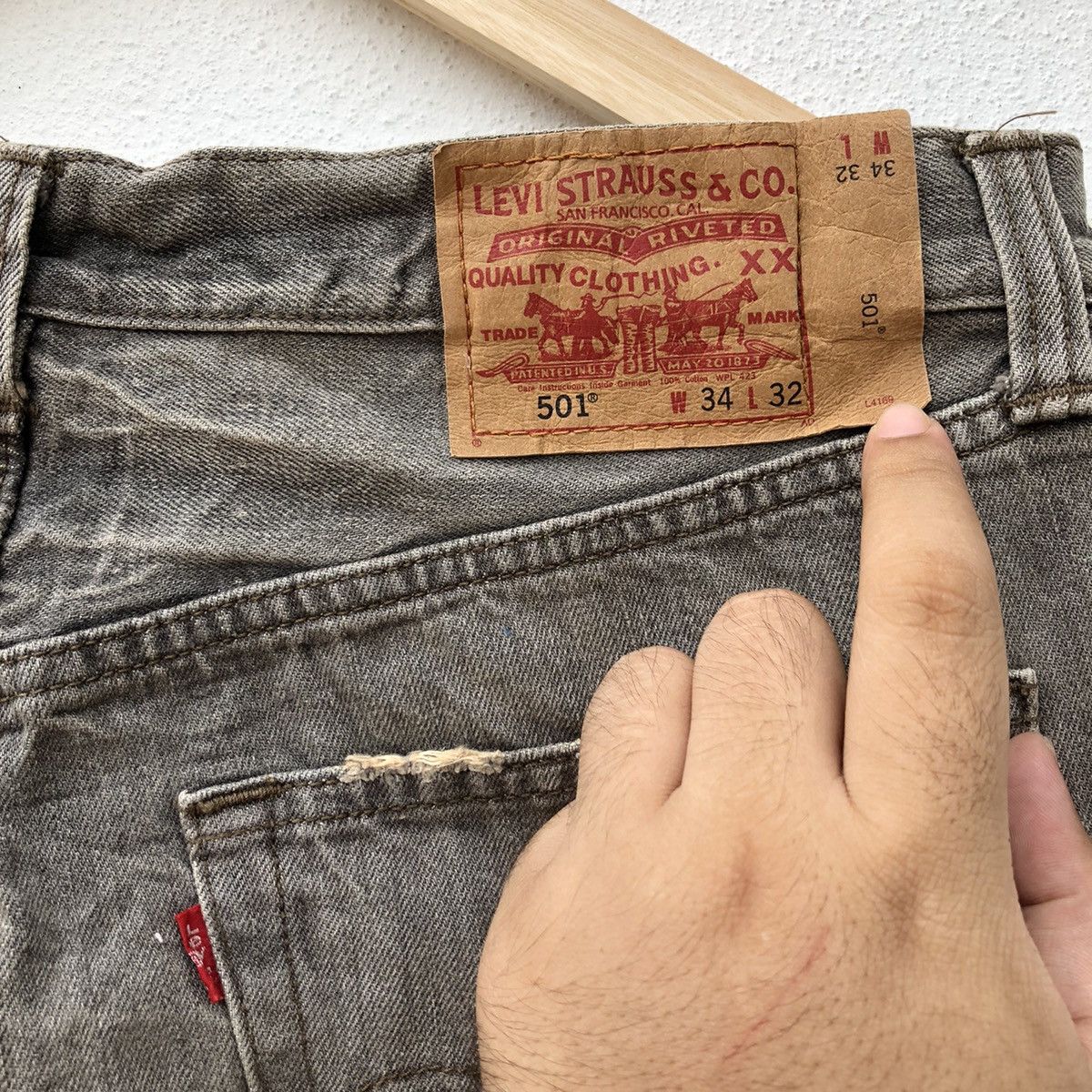 Levi's × Vintage VINTAGE 80's LEVI'S DISTRESSED DENIM Size US 34 / EU 50 - 10 Thumbnail