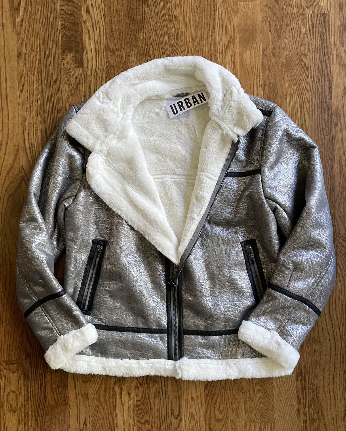 Urban Outfitters Urban Outfitters Faux Shearling Silver Bomber Jacket Coat Size US M / EU 48-50 / 2 - 5 Thumbnail