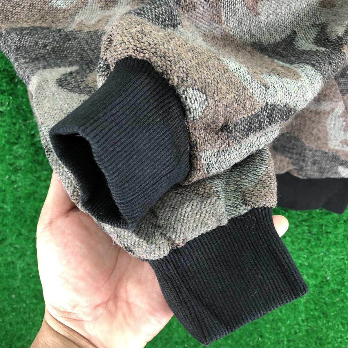 Japanese Brand Vintagw Bomber Jacket Camo by L'armoire de Luxe Size US XS / EU 42 / 0 - 11 Thumbnail