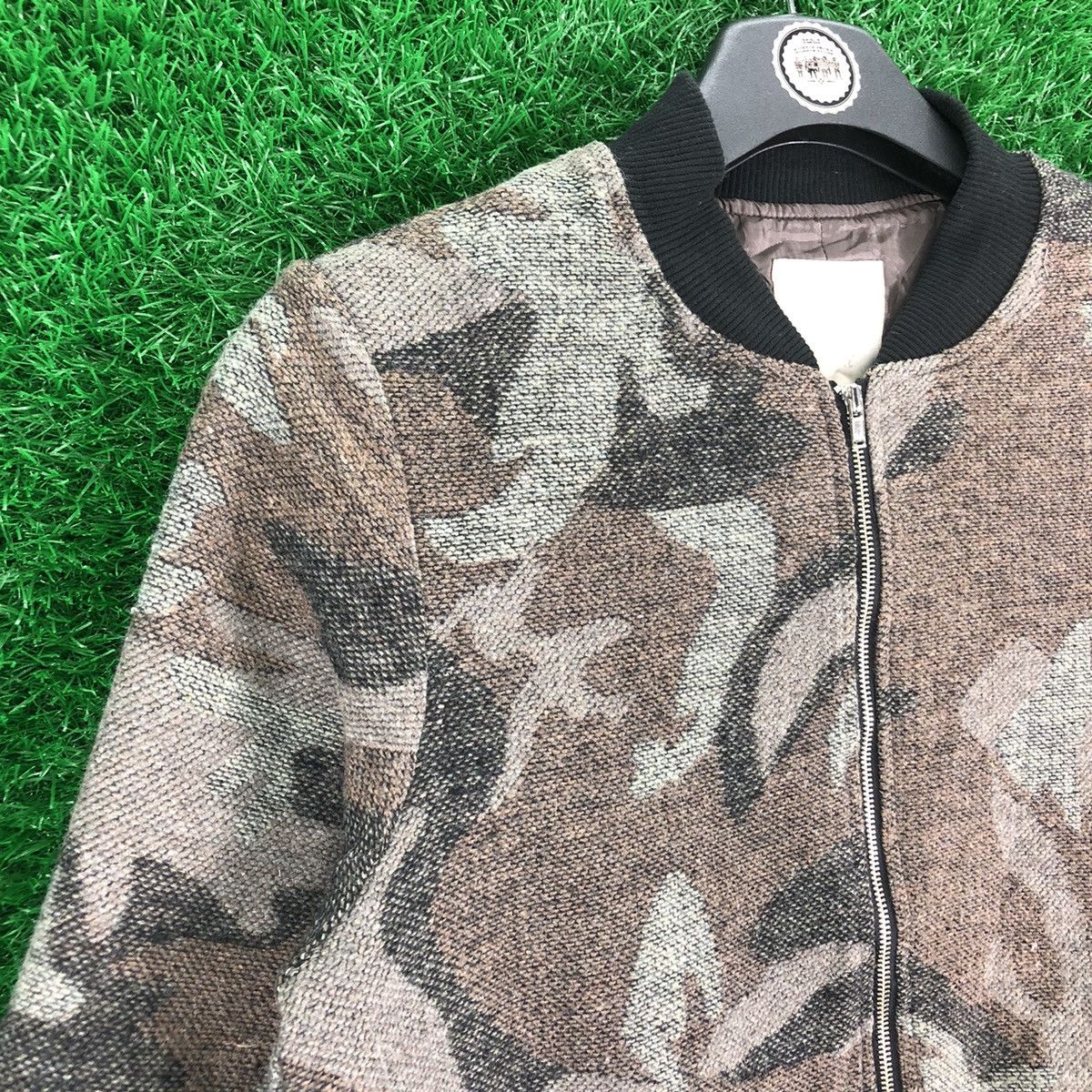 Japanese Brand Vintagw Bomber Jacket Camo by L'armoire de Luxe Size US XS / EU 42 / 0 - 2 Thumbnail