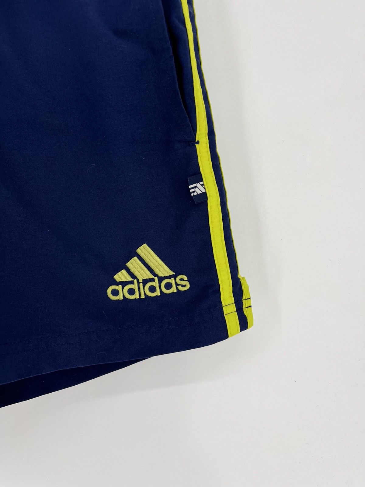Adidas × Vintage Vintage Y2K Adidas mini logo shorts streetwear Style Size US 26 / EU 42 - 5 Thumbnail