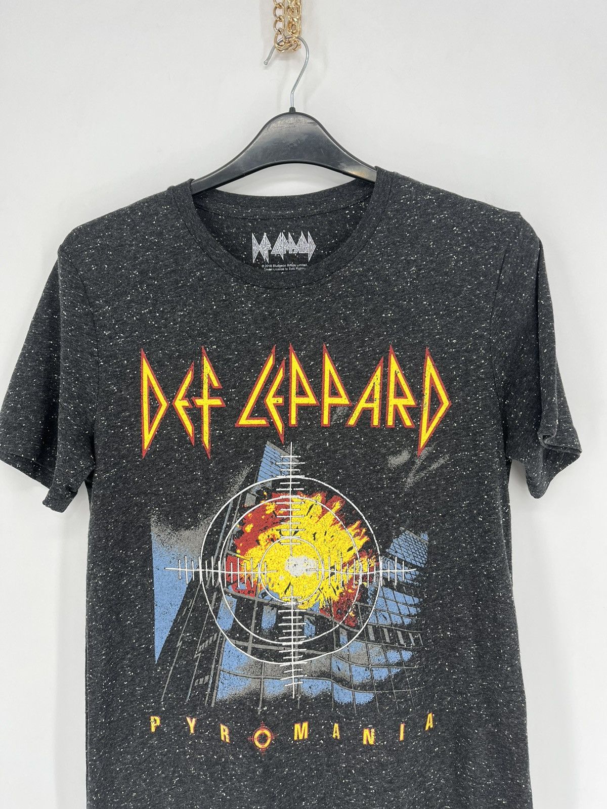 Band Tees × Def Leppard Vintage Y2K Def Leppard Pryromania Band Tee Size S Size US S / EU 44-46 / 1 - 5 Thumbnail