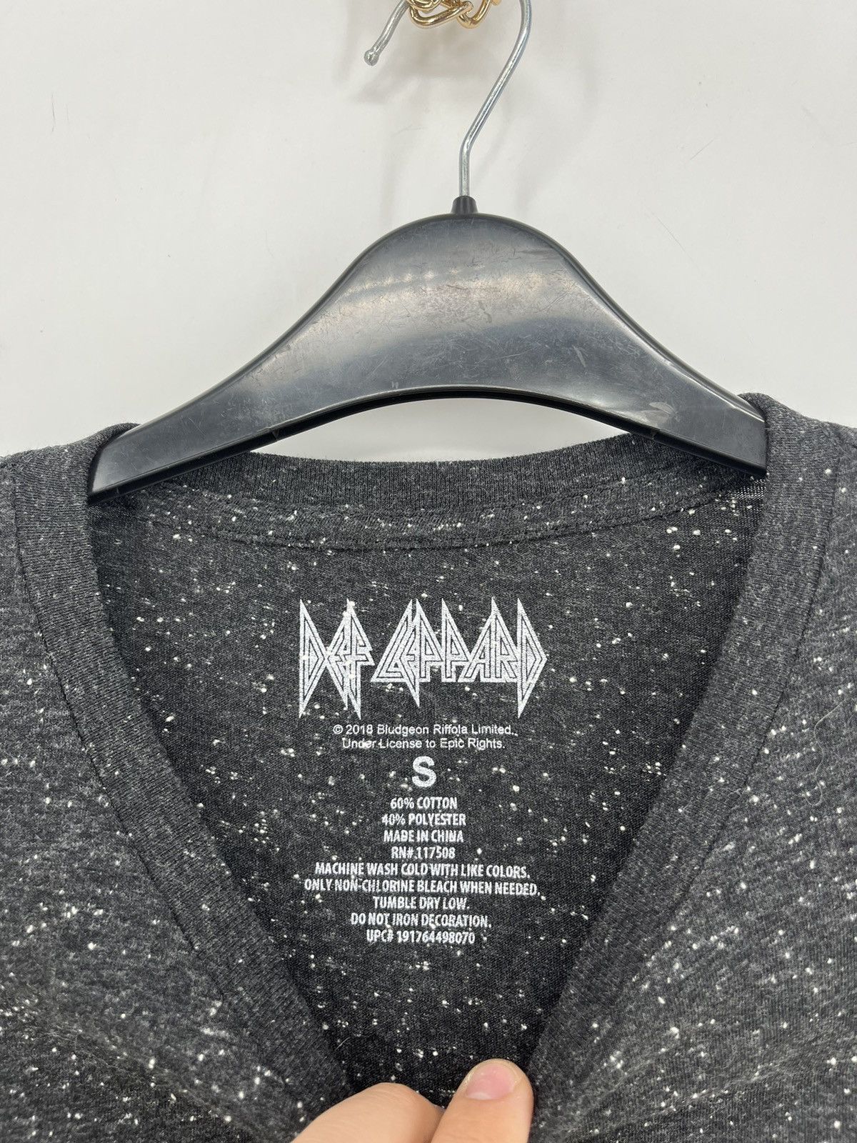 Band Tees × Def Leppard Vintage Y2K Def Leppard Pryromania Band Tee Size S Size US S / EU 44-46 / 1 - 6 Thumbnail