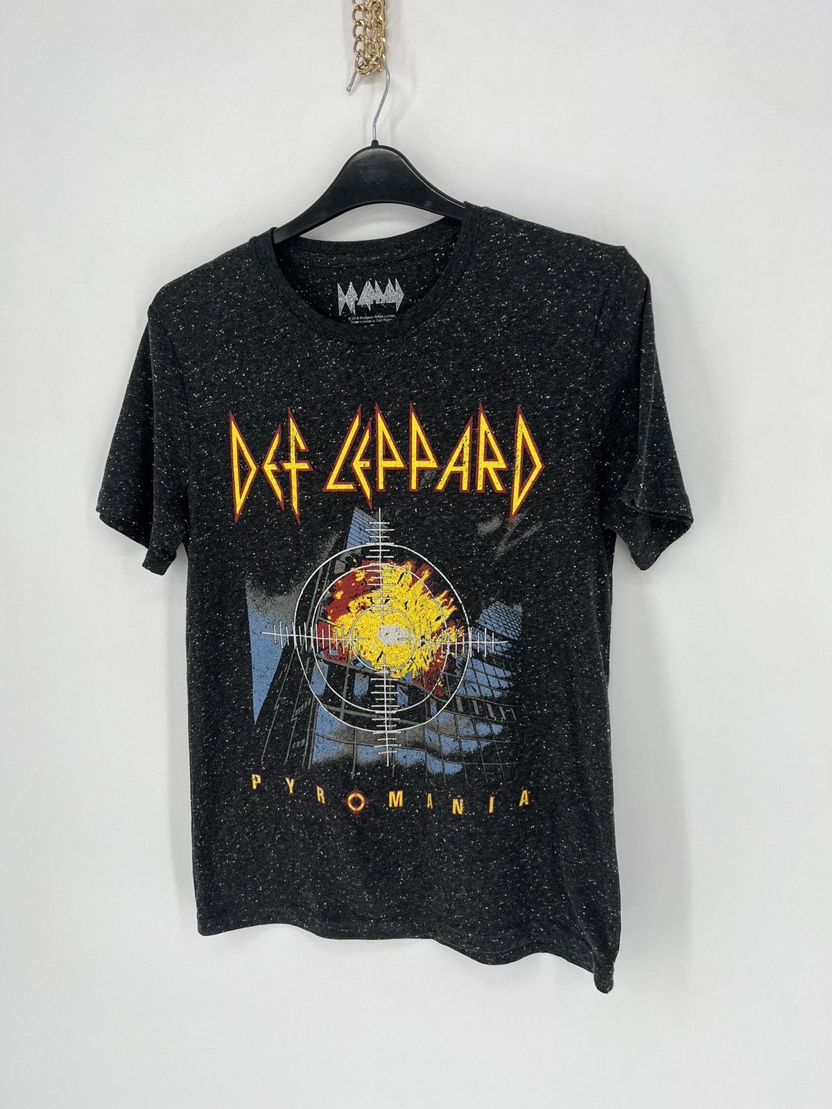 Band Tees × Def Leppard Vintage Y2K Def Leppard Pryromania Band Tee Size S Size US S / EU 44-46 / 1 - 3 Thumbnail