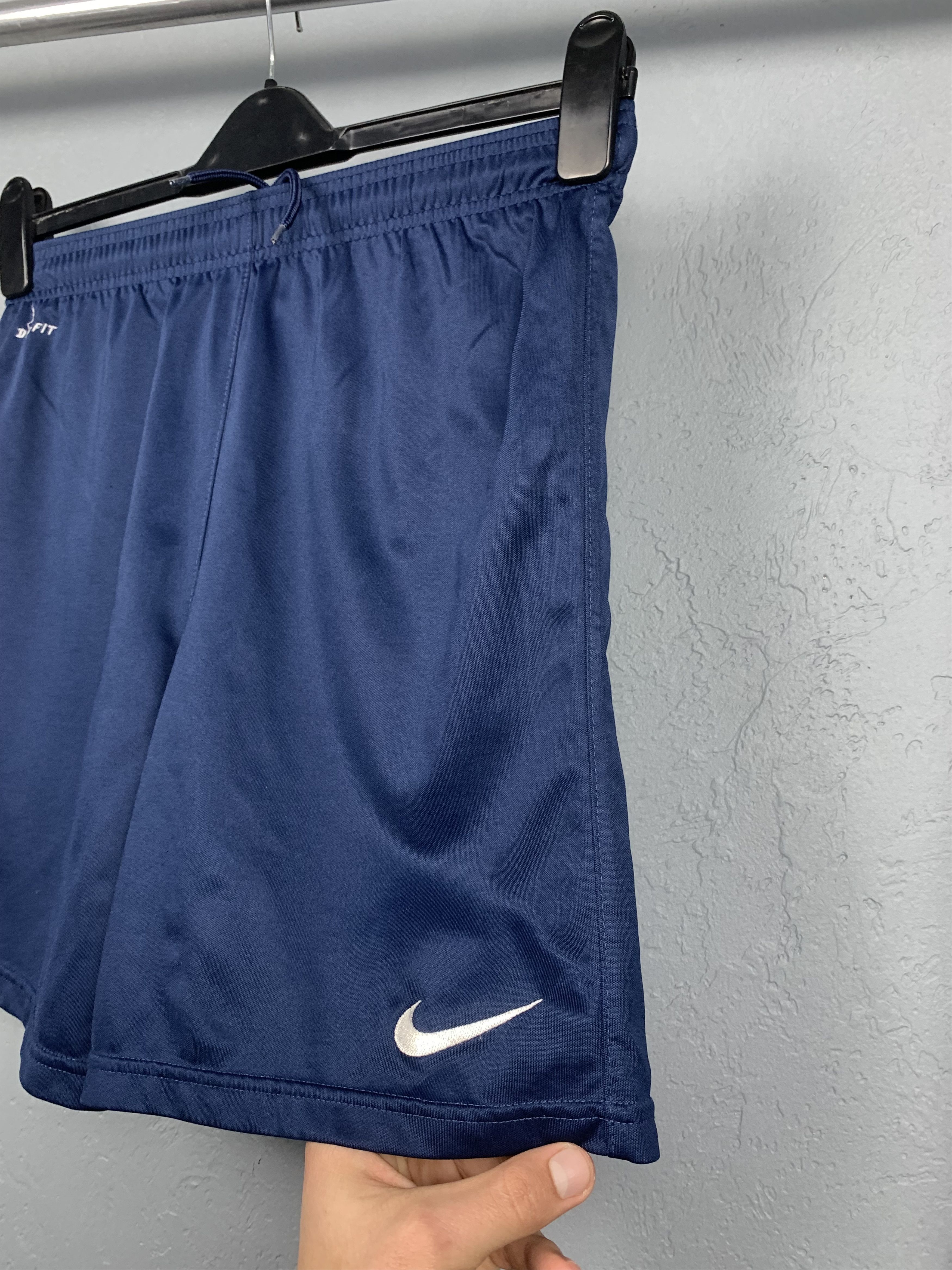 Nike × Vintage Vintage Nike Mens Shorts Dri Fit Y2K Size US 30 / EU 46 - 2 Thumbnail