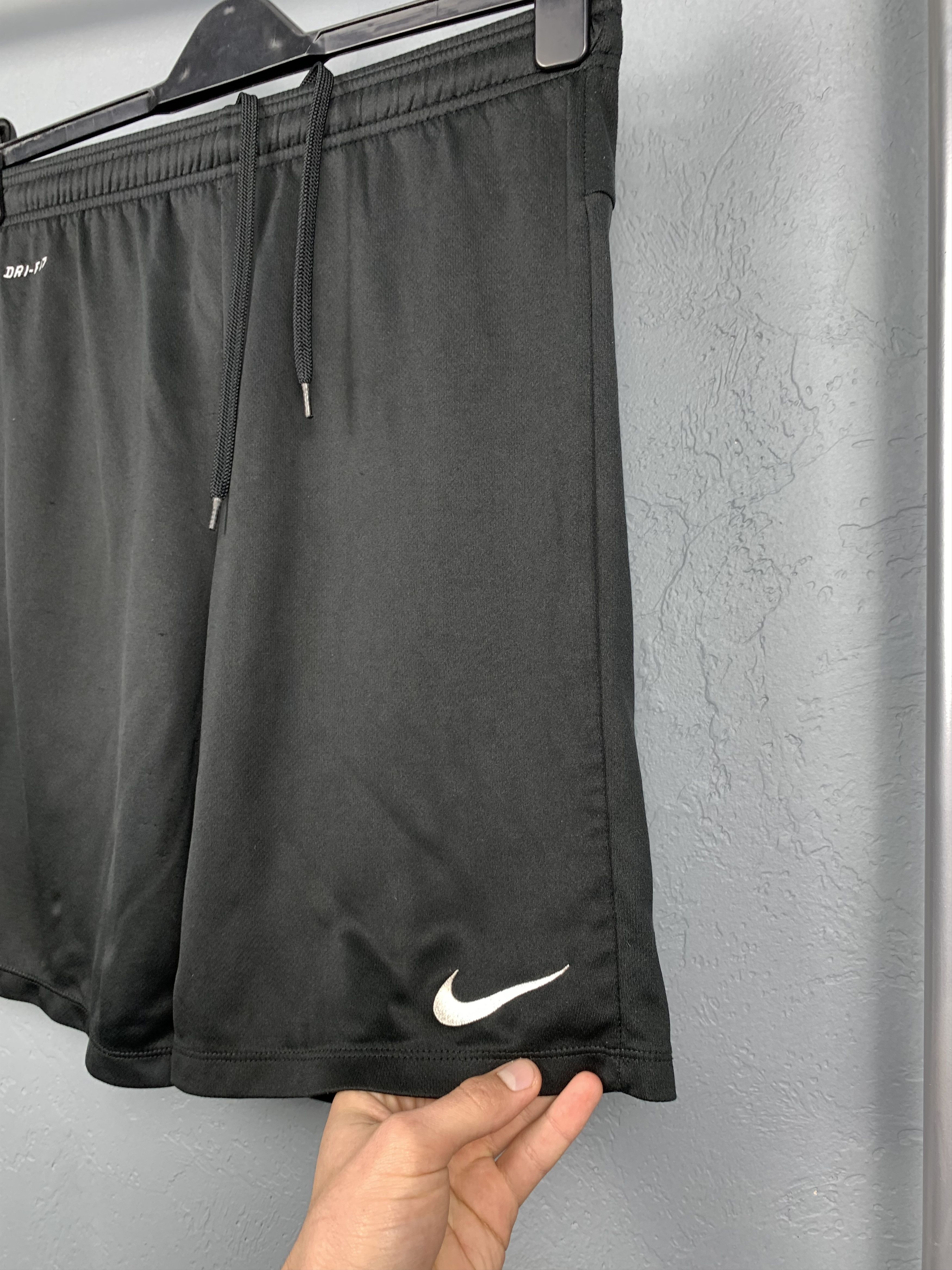 Nike Nike Dri Fit Vintage Mens Shorts Y2K Size US 32 / EU 48 - 2 Thumbnail