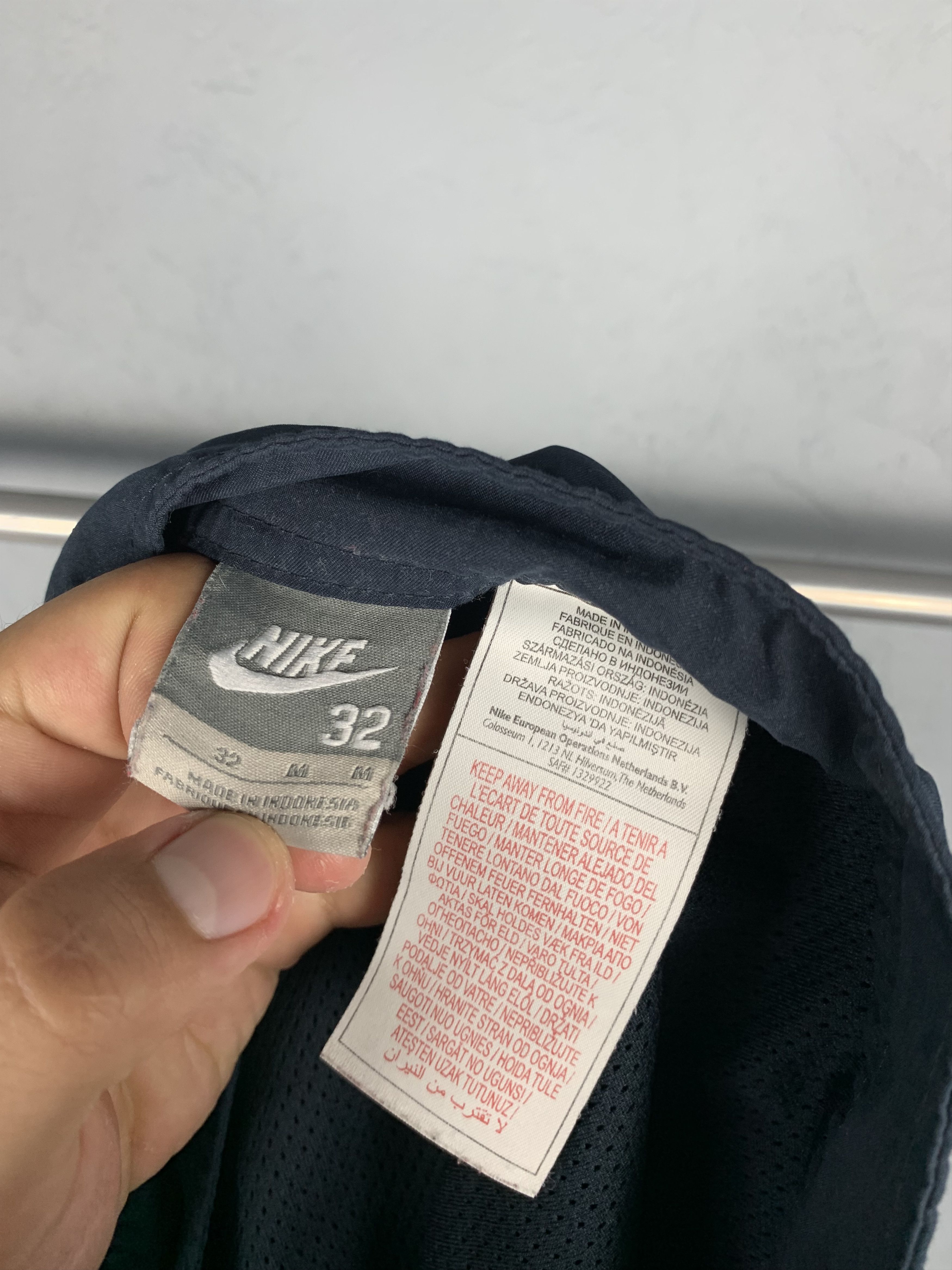 Nike Nike Vintage Nylon Mens Cargo Shorts Y2K Size US 32 / EU 48 - 5 Thumbnail