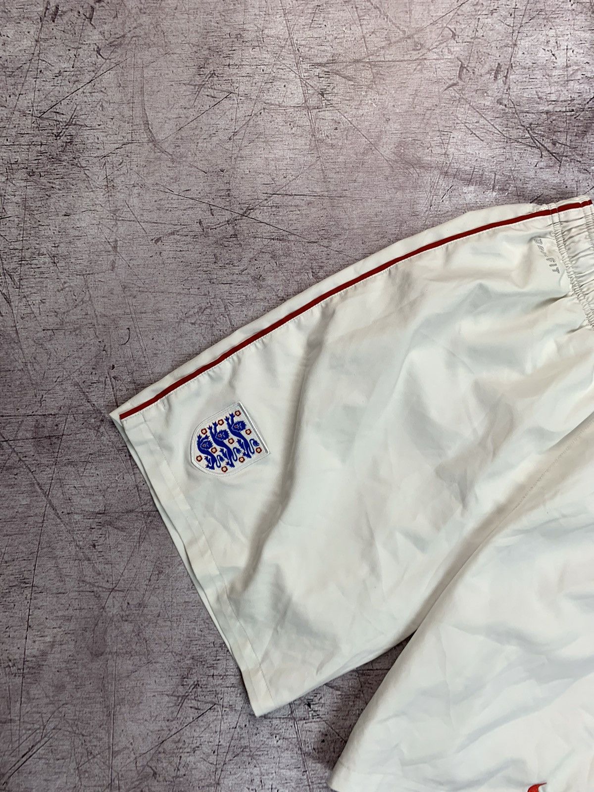 Nike Nike Dri Fit England Vintage Y2K Shorts Size US 34 / EU 50 - 2 Thumbnail
