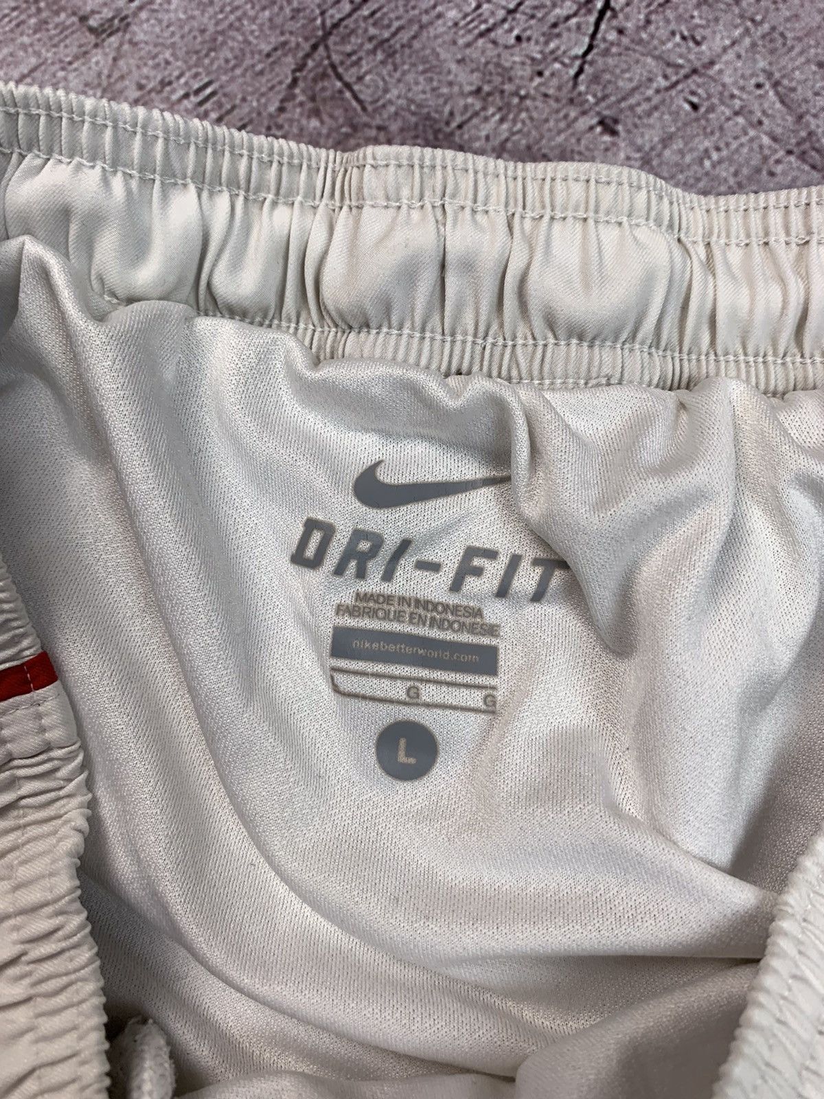 Nike Nike Dri Fit England Vintage Y2K Shorts Size US 34 / EU 50 - 4 Thumbnail