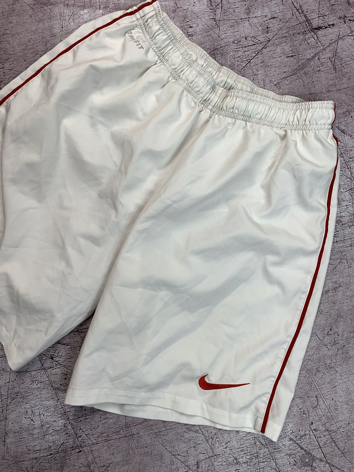 Nike Nike Dri Fit England Vintage Y2K Shorts Size US 34 / EU 50 - 3 Thumbnail